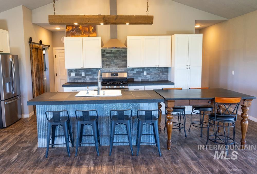 2190 Coyote Run Property Photo 13