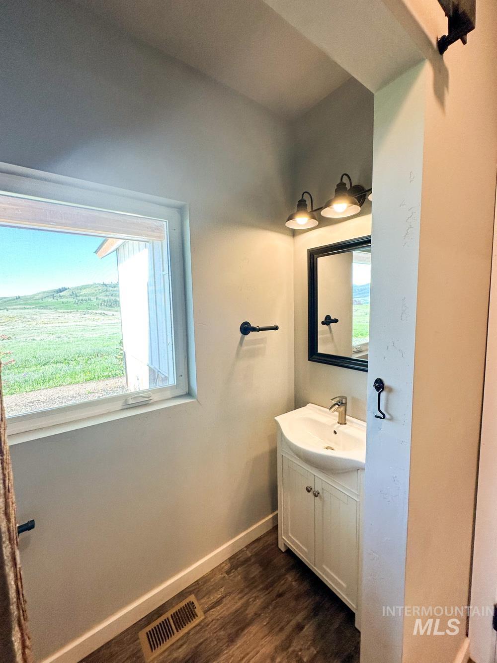 2190 Coyote Run Property Photo 25