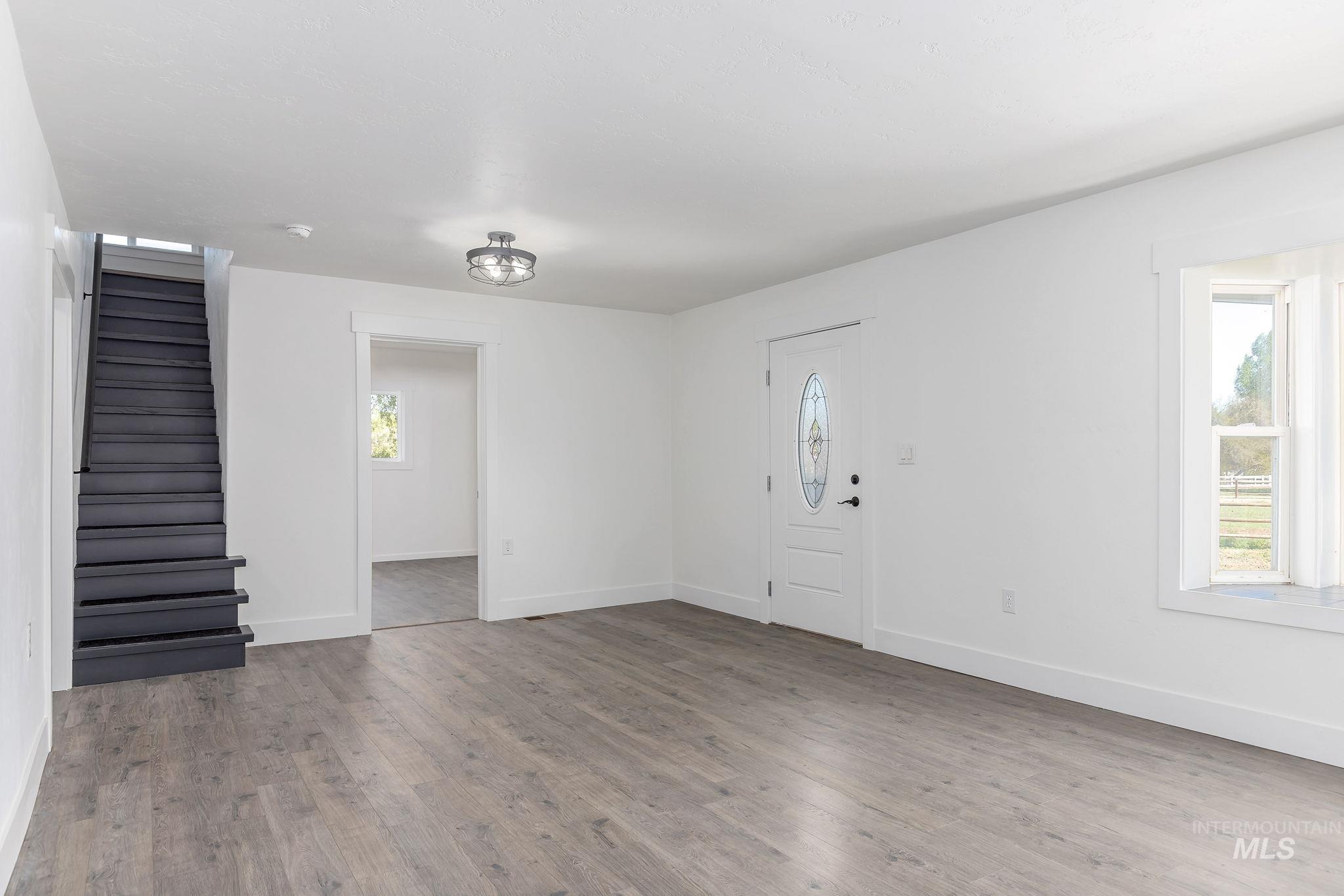 2315 E Chicago Court Property Photo 4