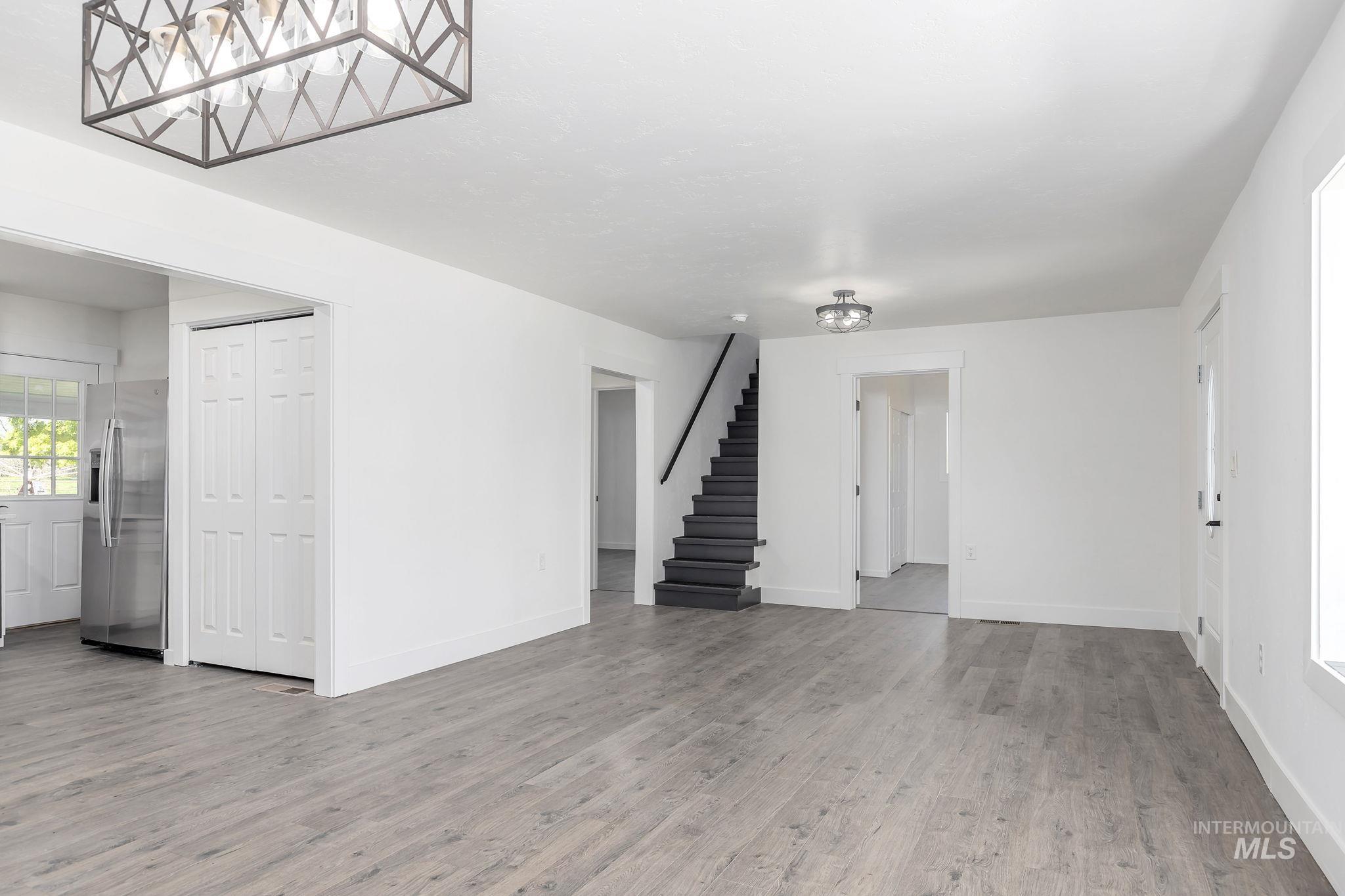 2315 E Chicago Court Property Photo 5