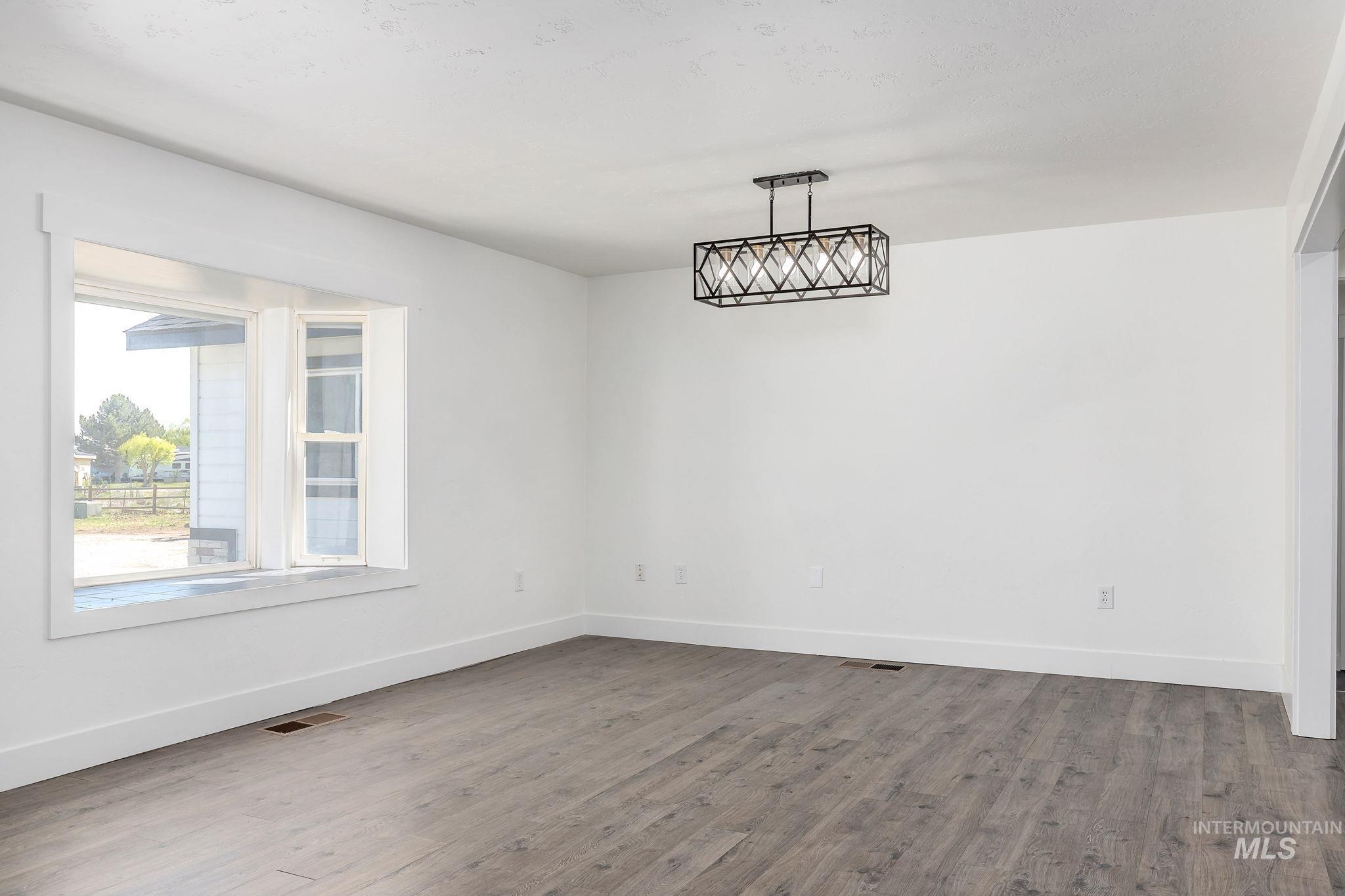 2315 E Chicago Court Property Photo 7