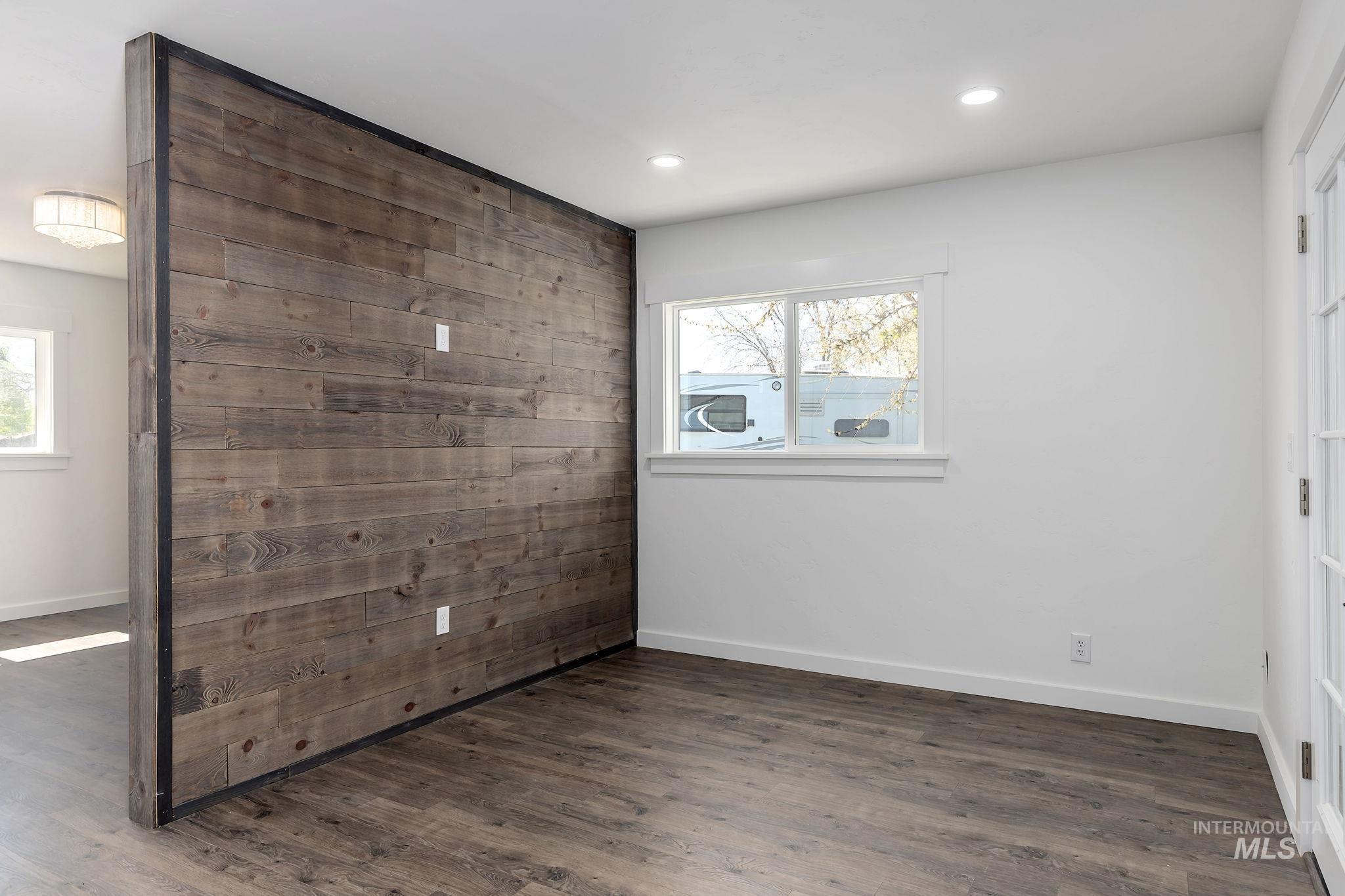 2315 E Chicago Court Property Photo 14