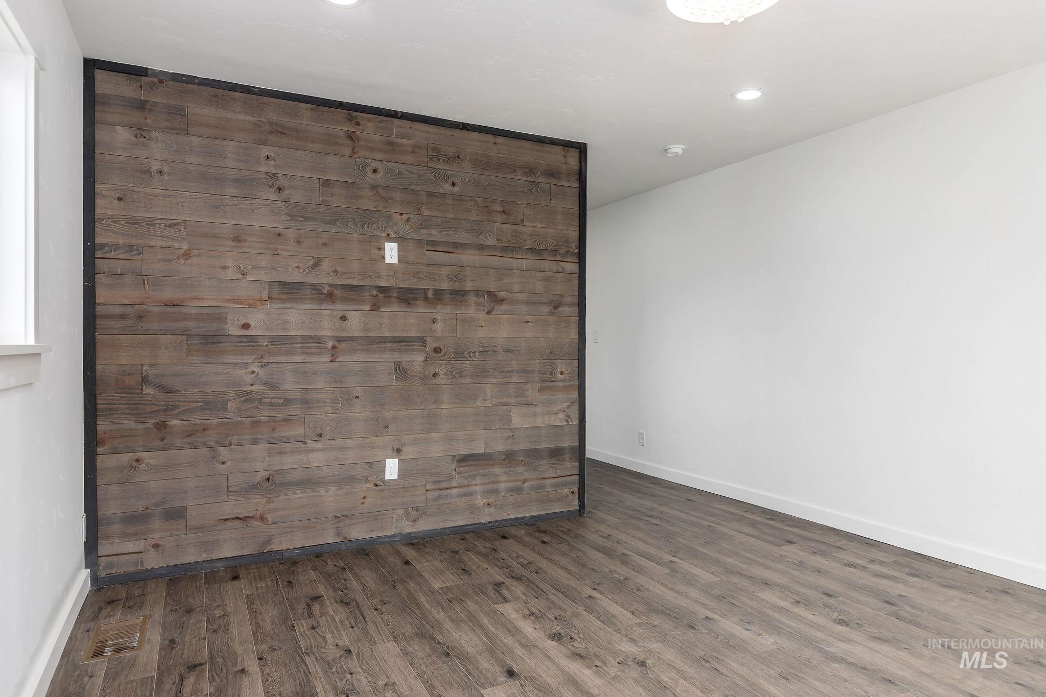 2315 E Chicago Court Property Photo 16