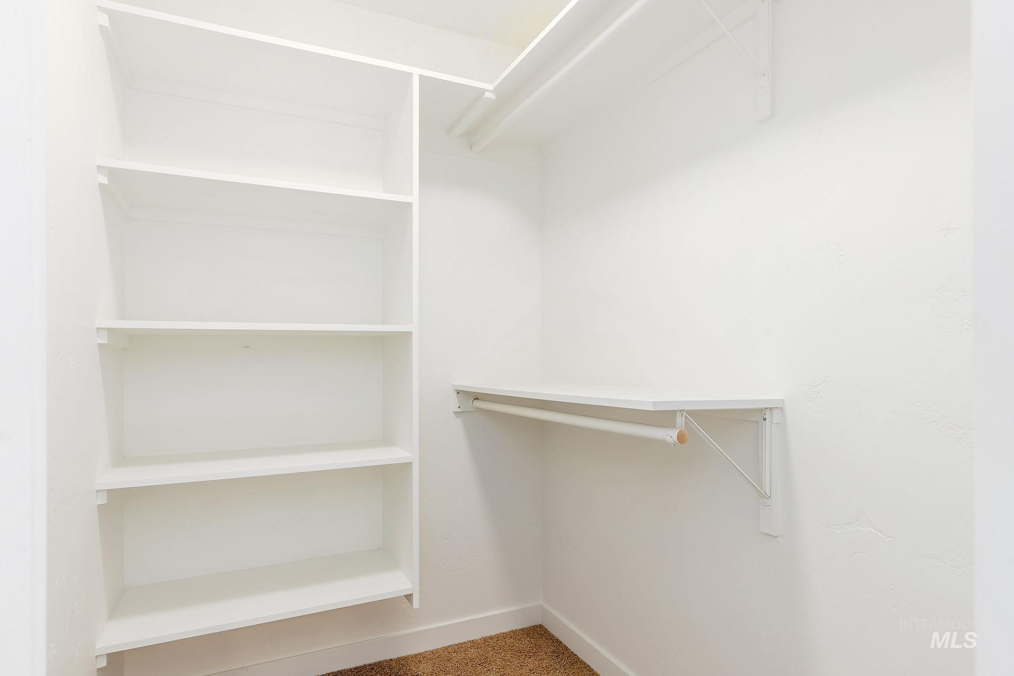 2315 E Chicago Court Property Photo 18