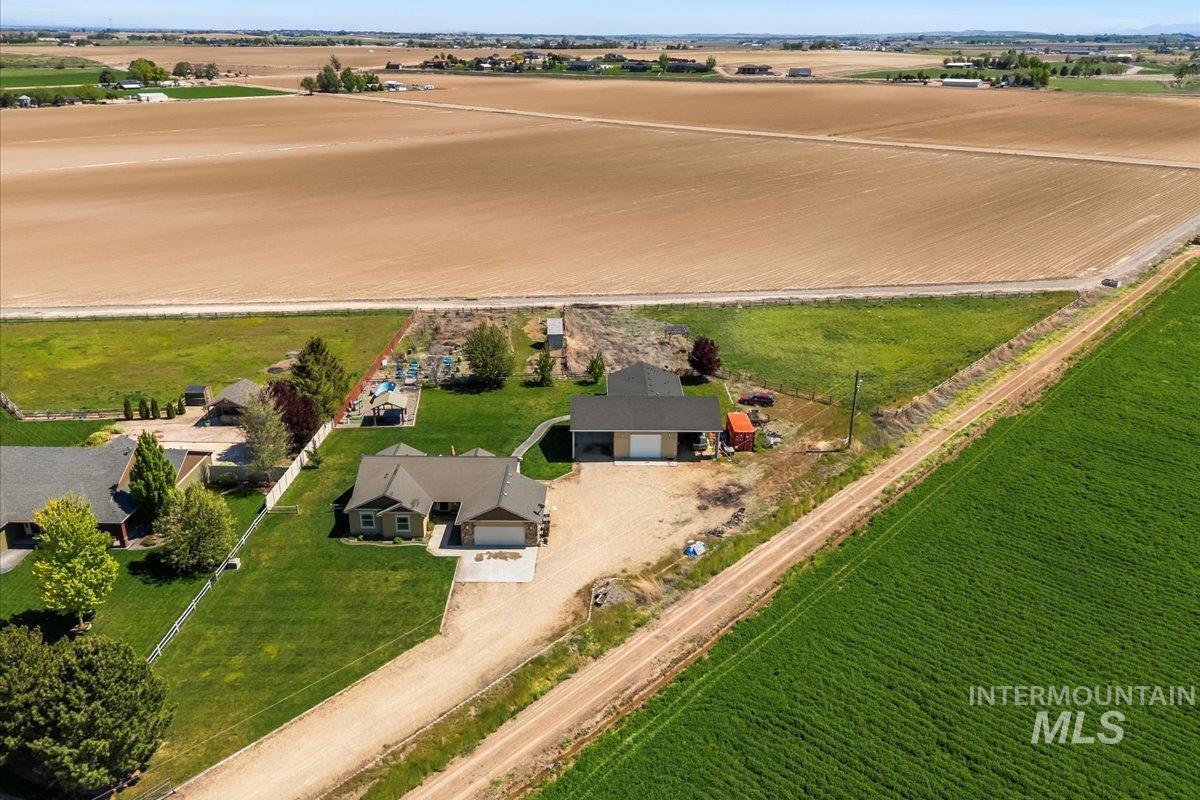 19250 Quarter Mile Ln Property Photo 2