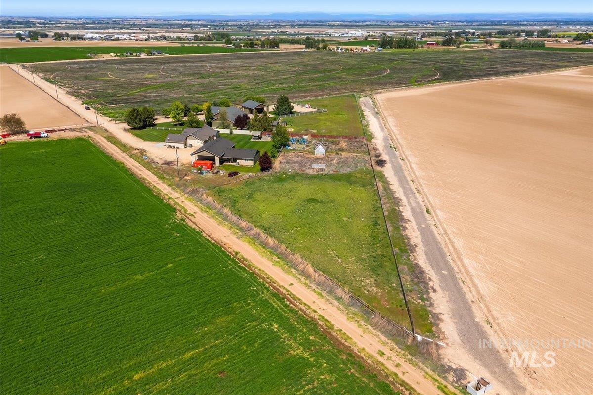 19250 Quarter Mile Ln Property Photo 5