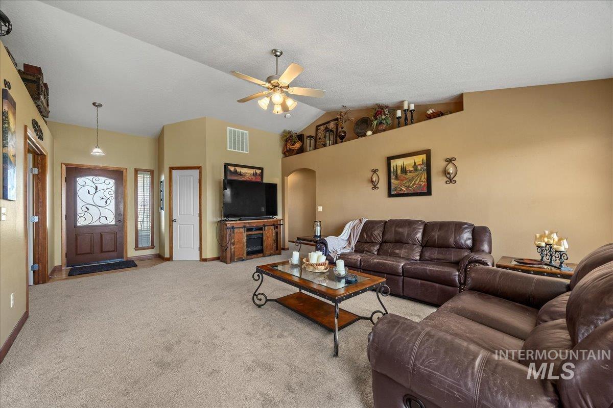 19250 Quarter Mile Ln Property Photo 12