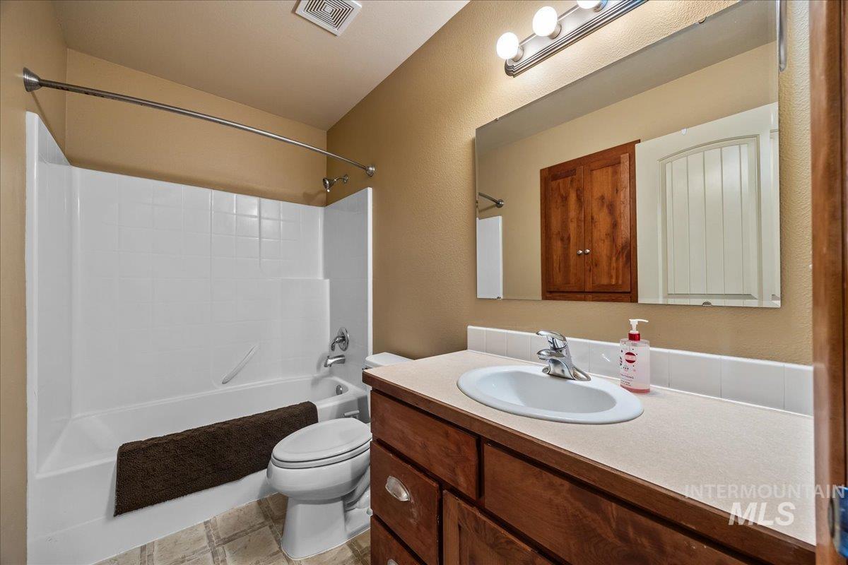 19250 Quarter Mile Ln Property Photo 22