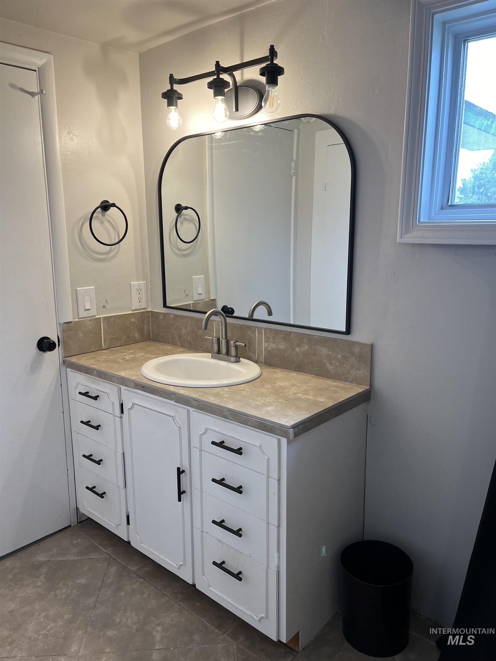 2055 S Locust Grove Road Property Photo 18