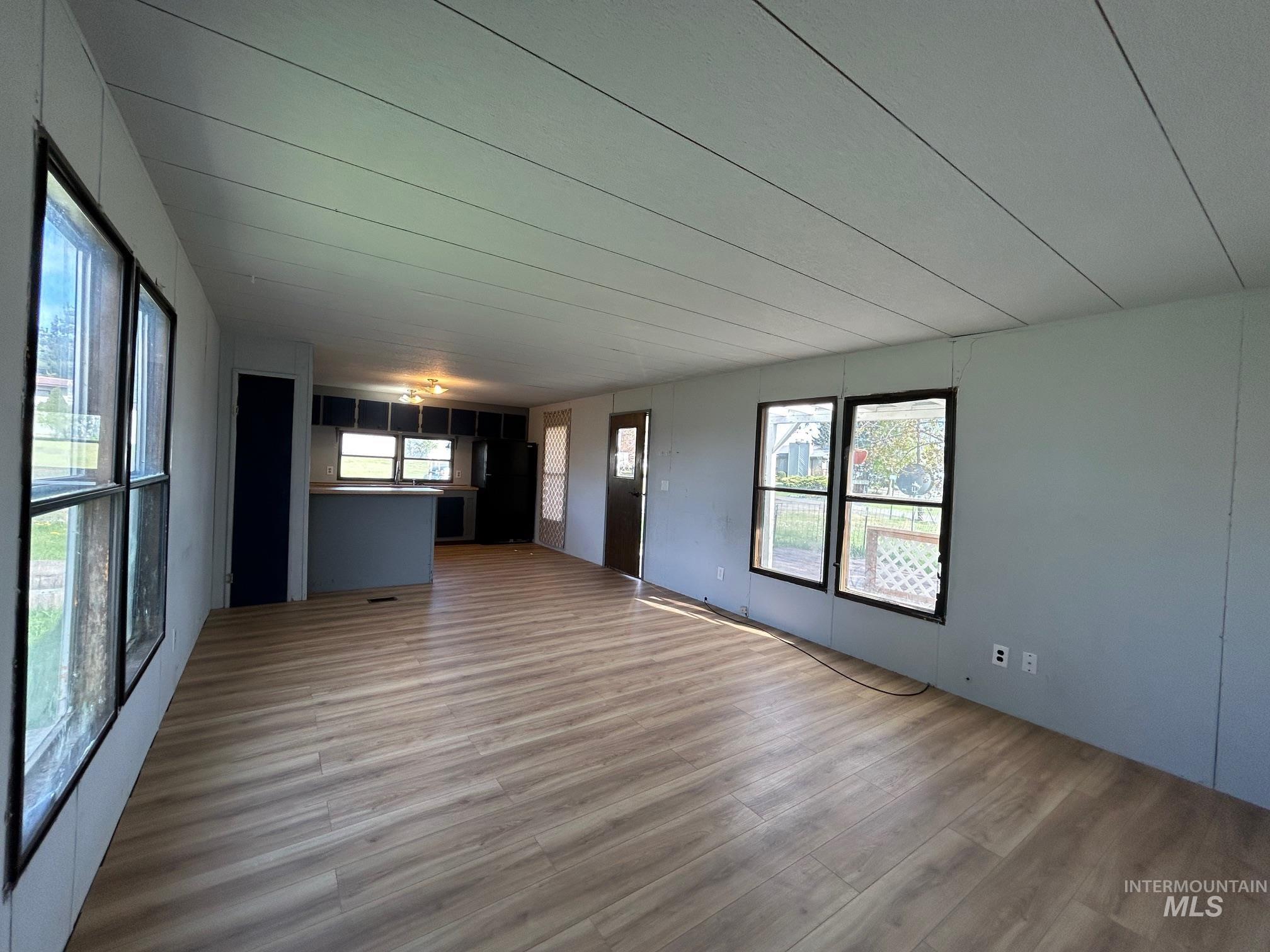 516 N 1st Avenue Property Photo 14