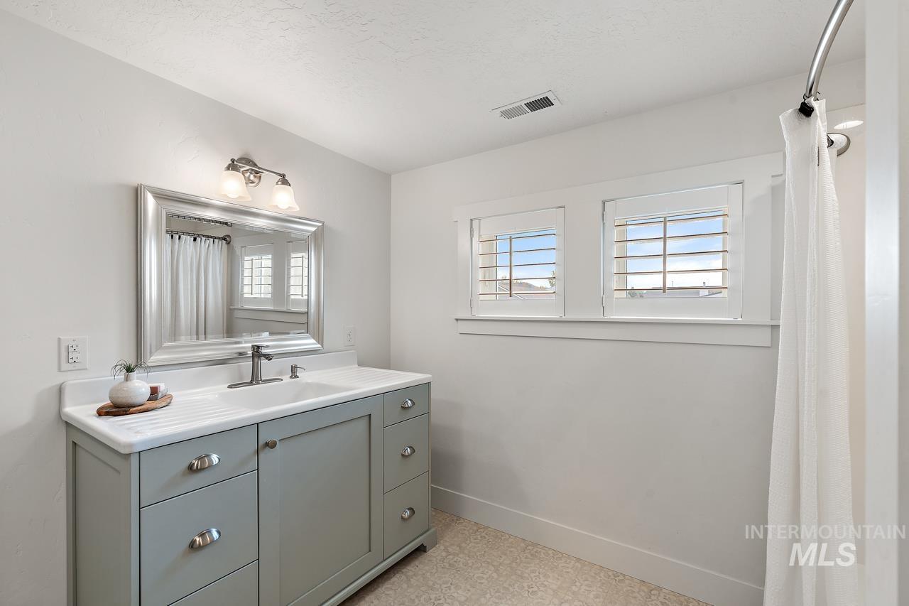 841 Ne Sand Pebbles Property Photo 23