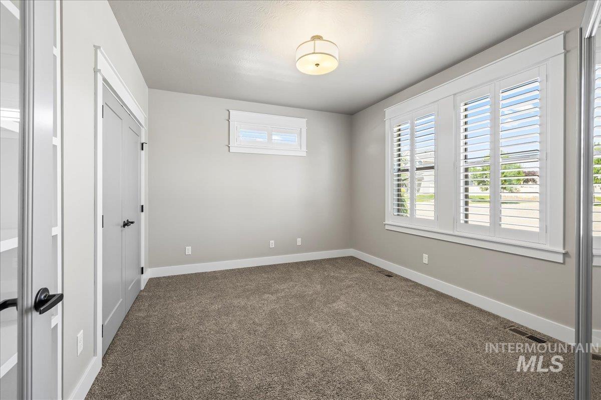 495 W Tall Prairie Dr Property Photo 6