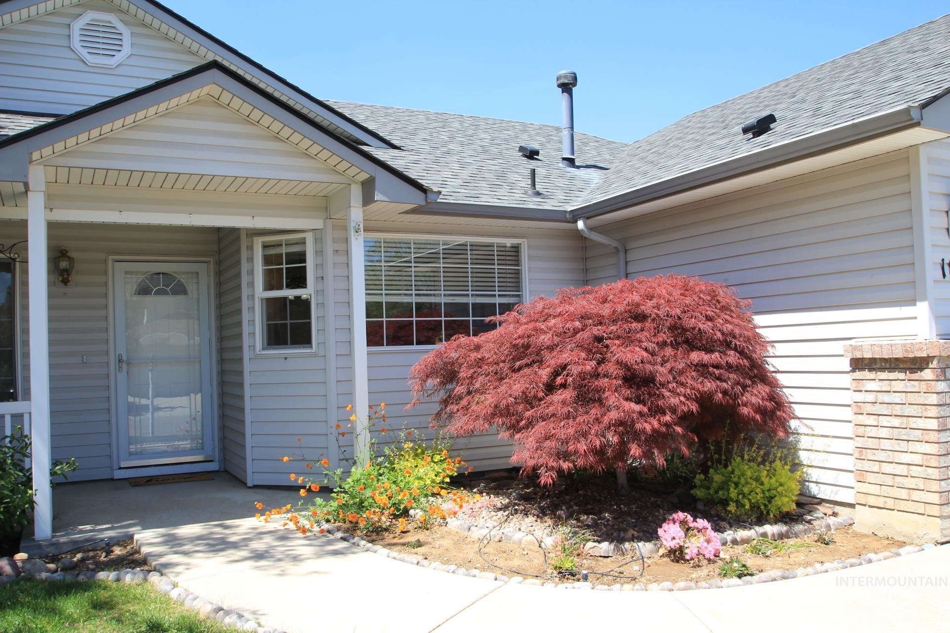 1859 N Highwood Ave Property Photo 3