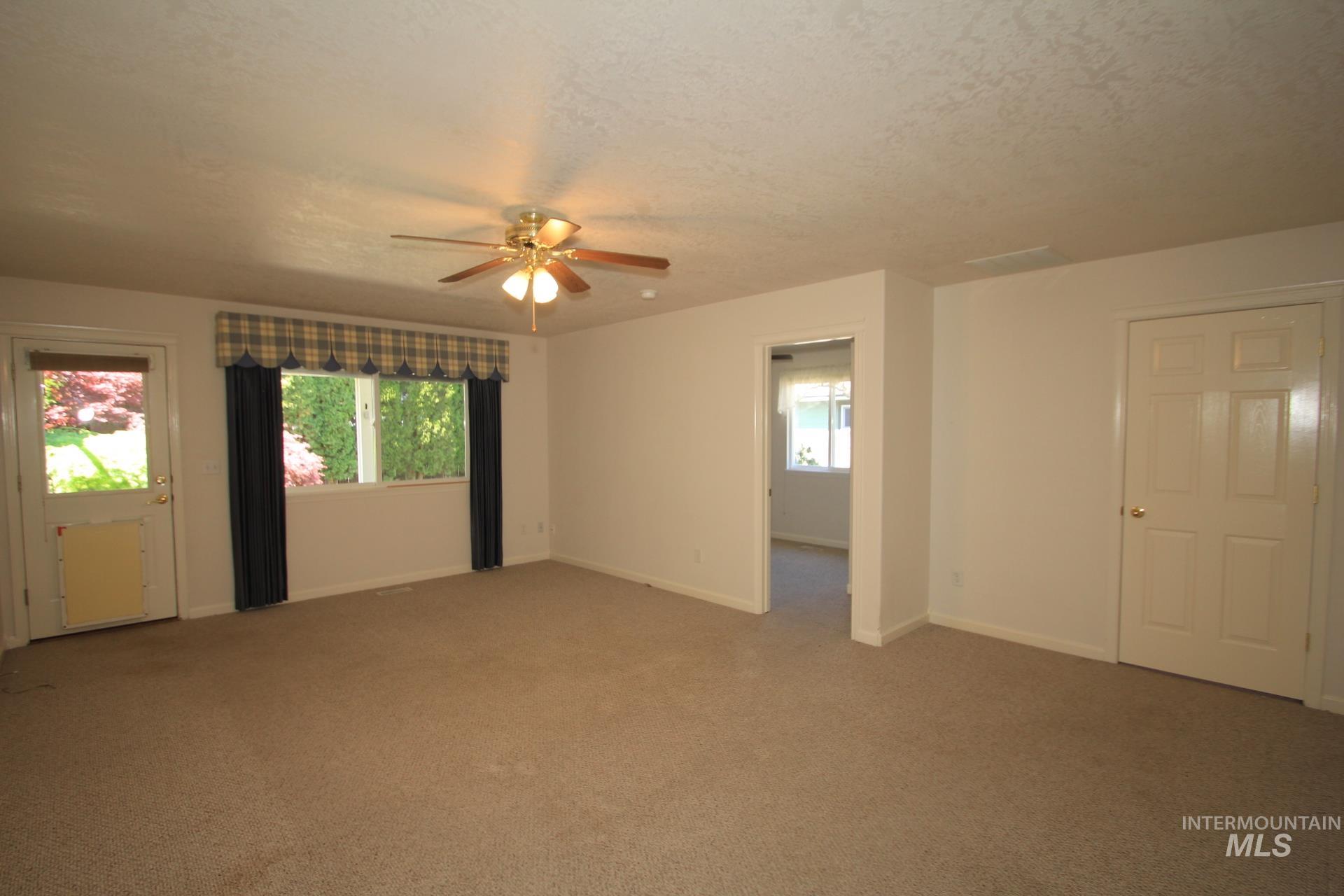1859 N Highwood Ave Property Photo 9