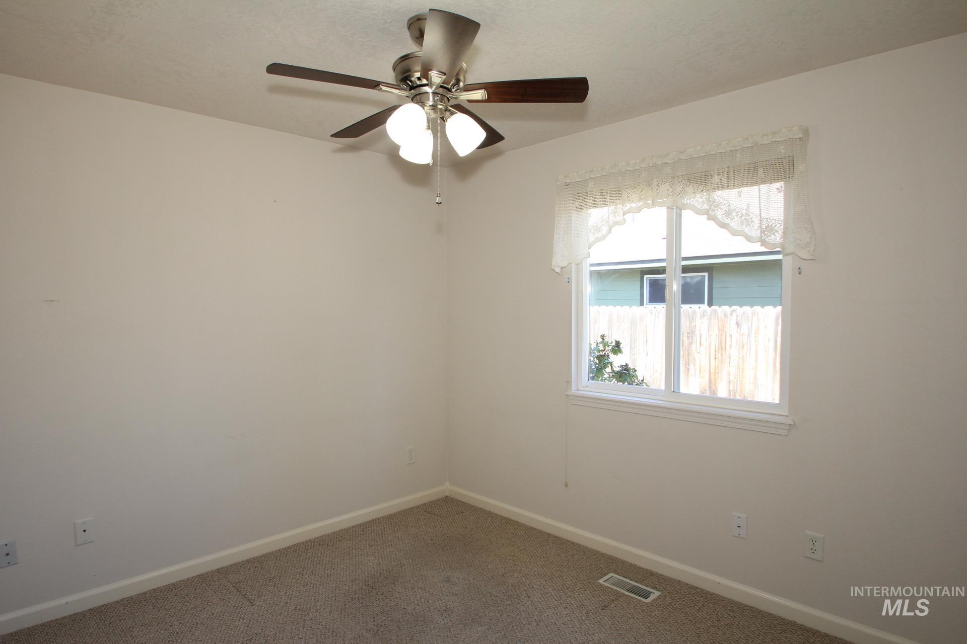 1859 N Highwood Ave Property Photo 10