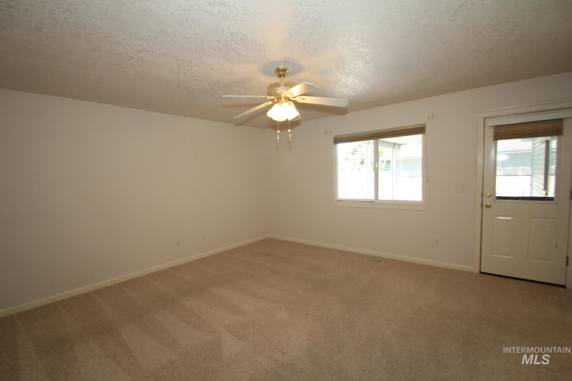 1859 N Highwood Ave Property Photo 13