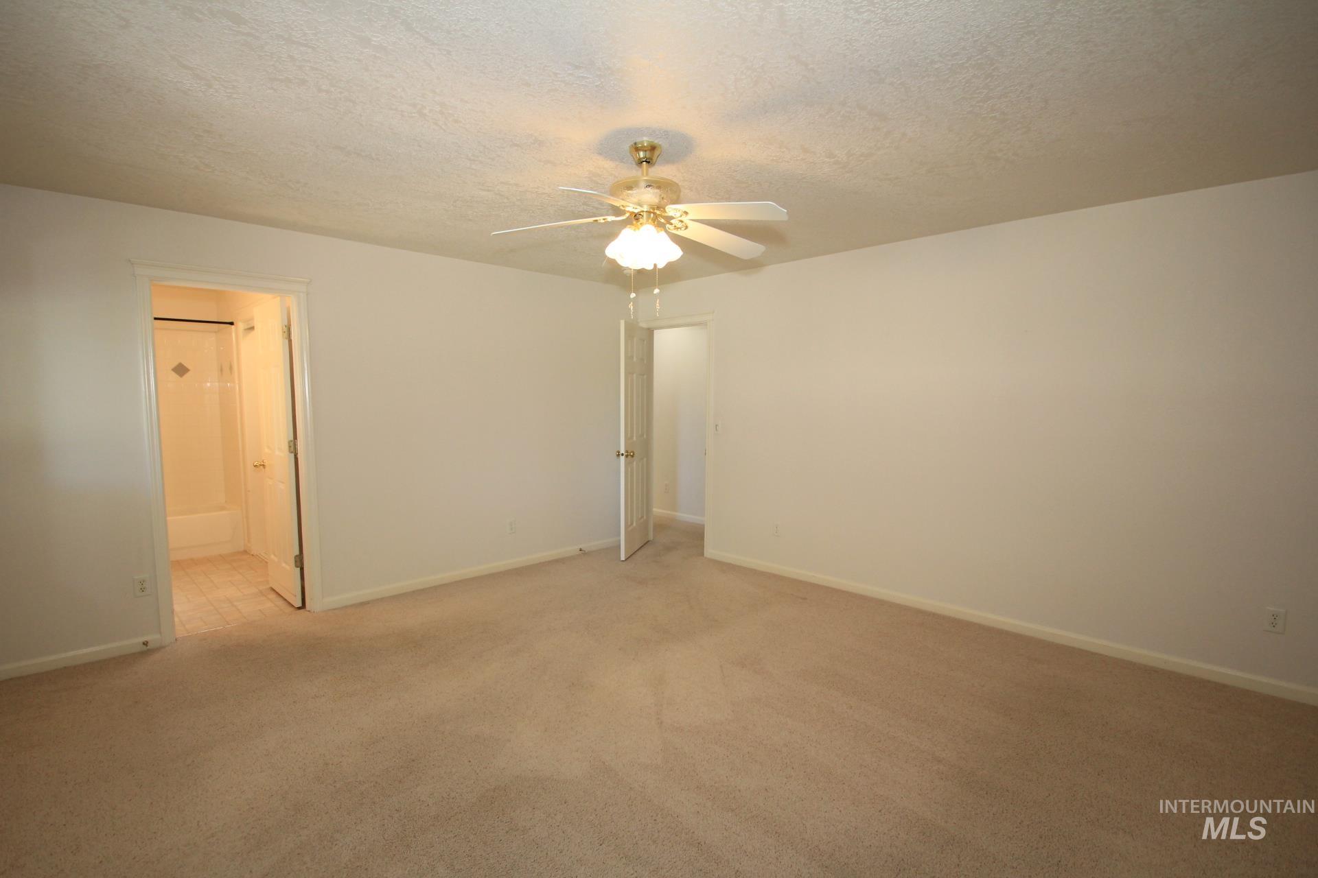 1859 N Highwood Ave Property Photo 14