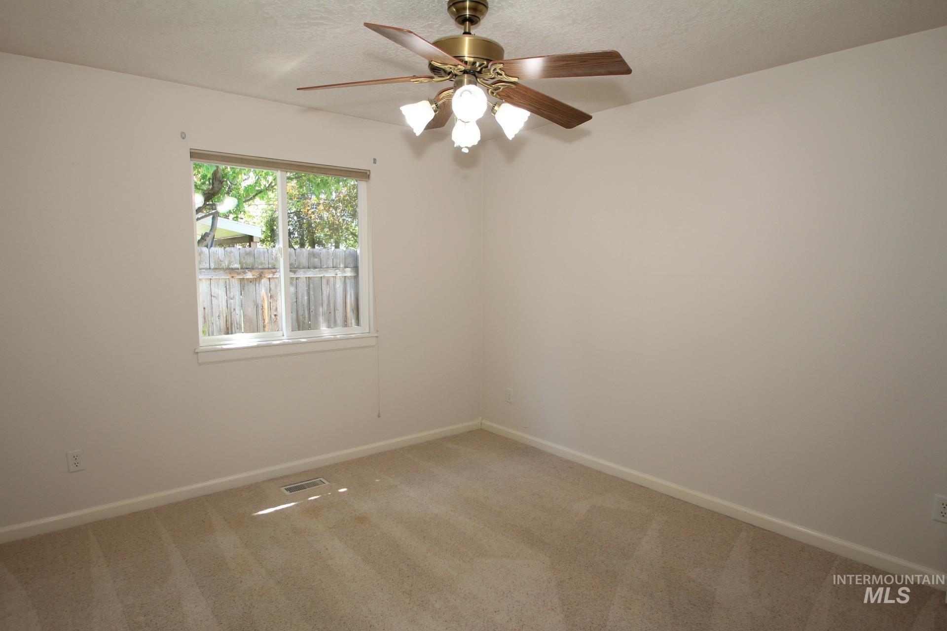 1859 N Highwood Ave Property Photo 17