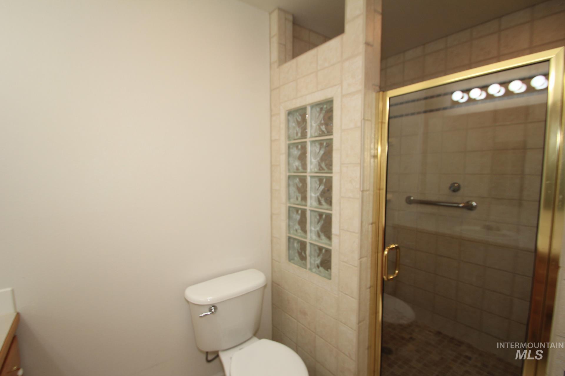 1859 N Highwood Ave Property Photo 19