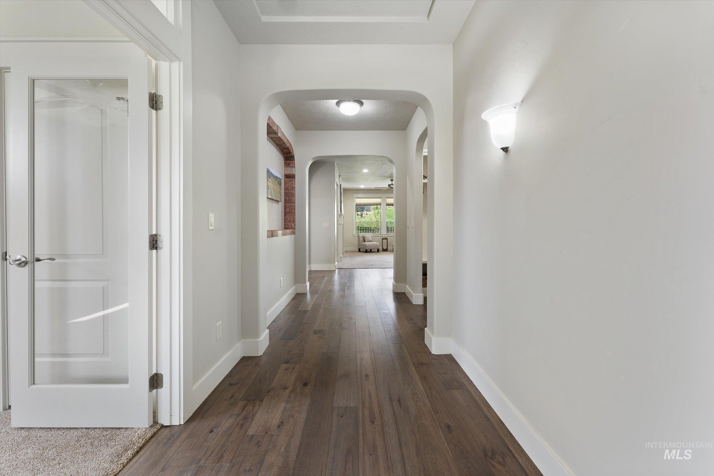 1031 E Reflect Ridge Drive Property Photo 5