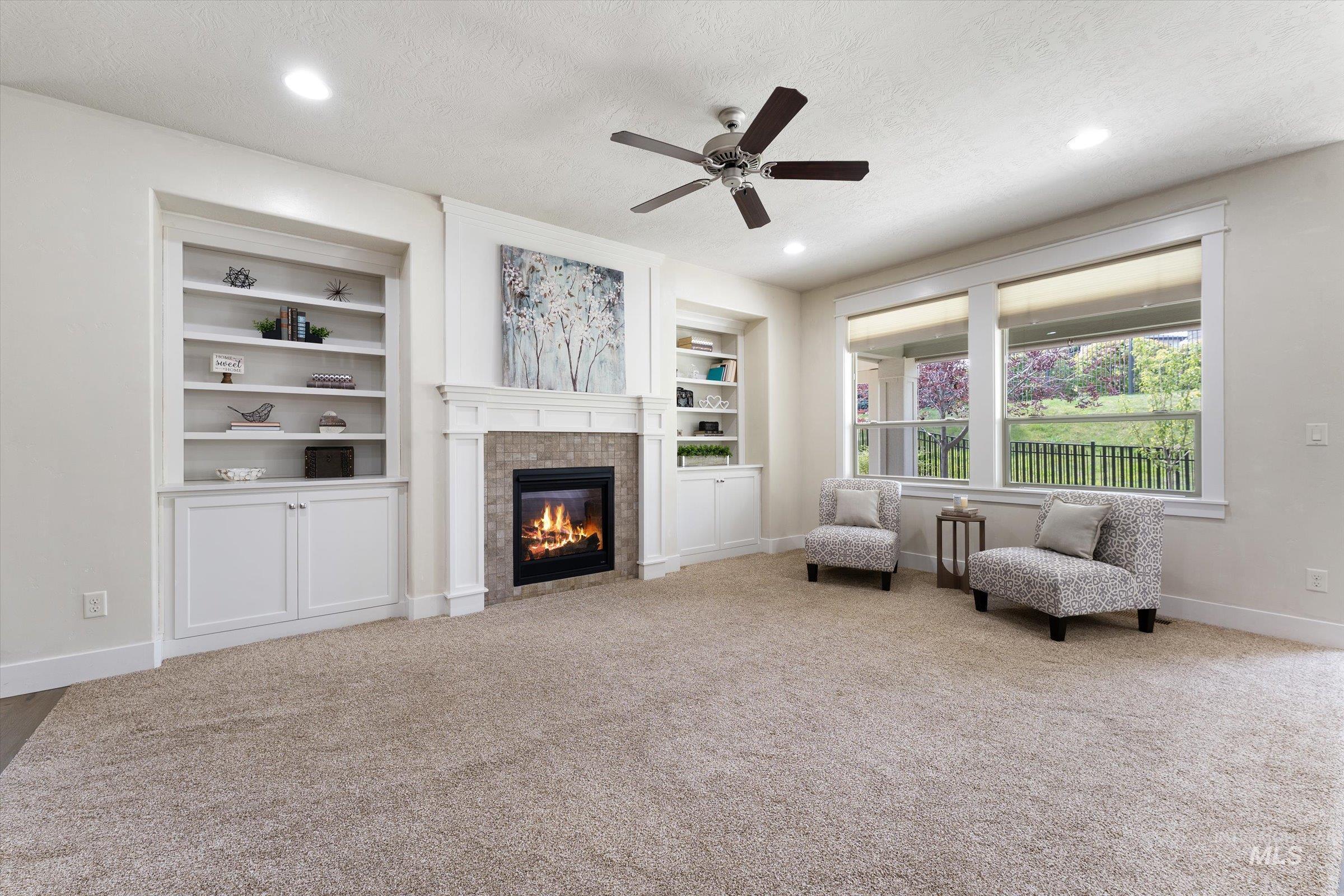 1031 E Reflect Ridge Drive Property Photo 6