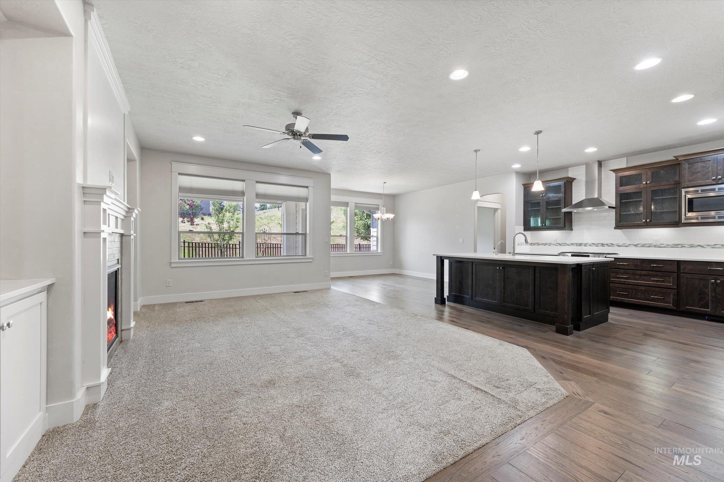 1031 E Reflect Ridge Drive Property Photo 7