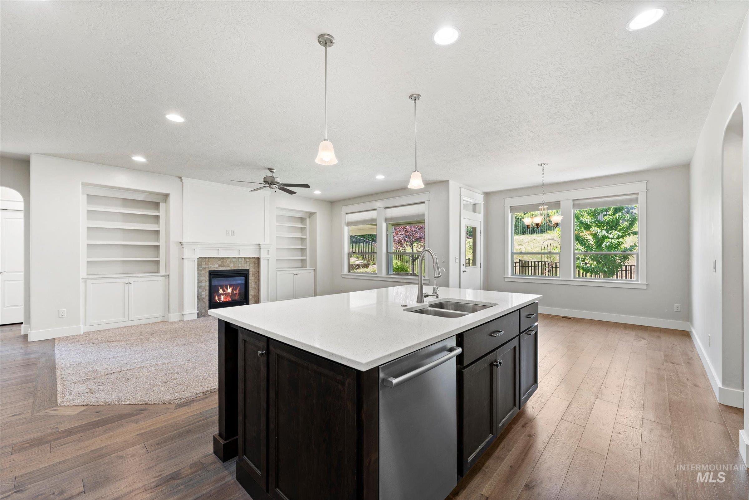 1031 E Reflect Ridge Drive Property Photo 11