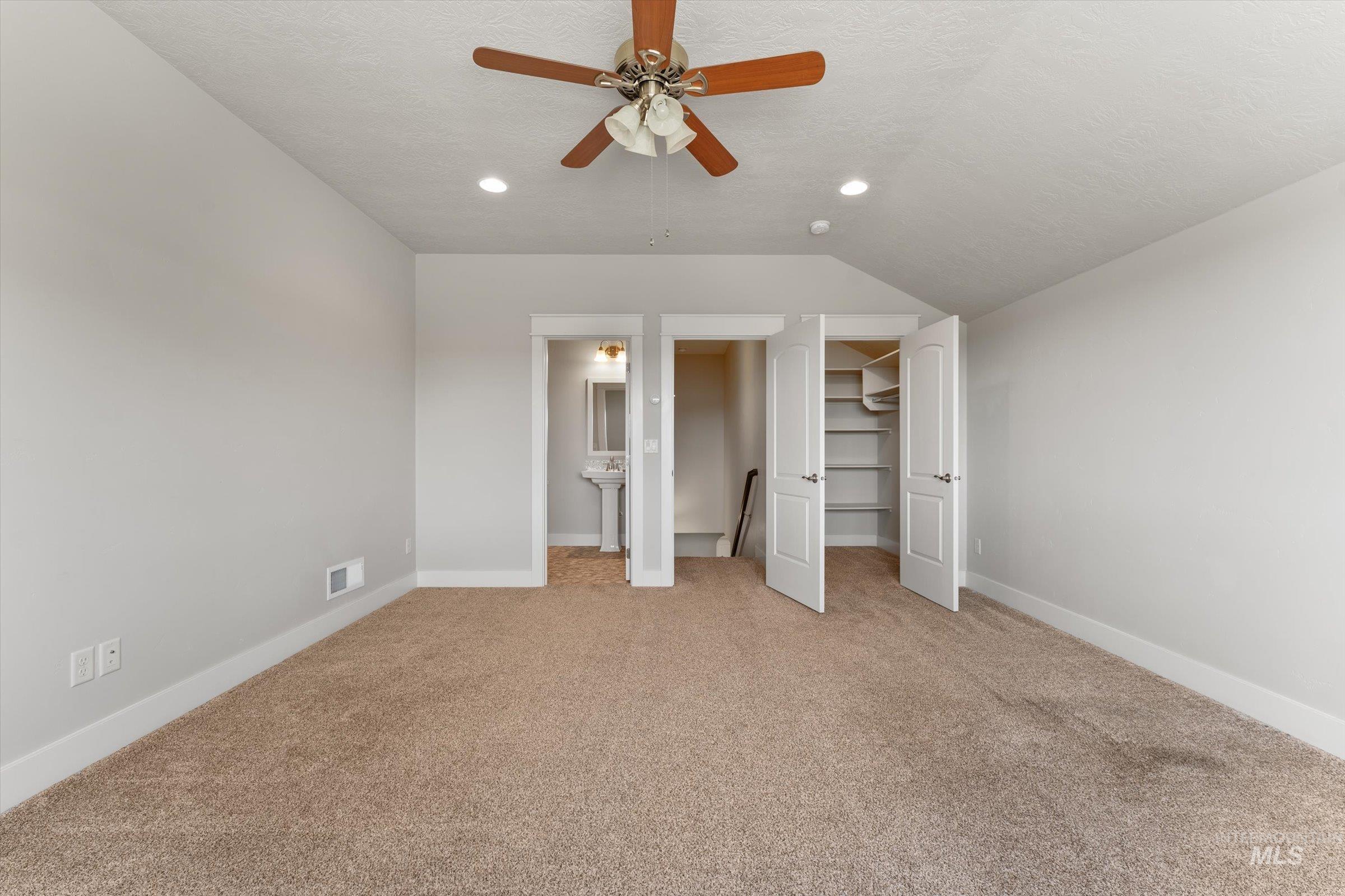 1031 E Reflect Ridge Drive Property Photo 25