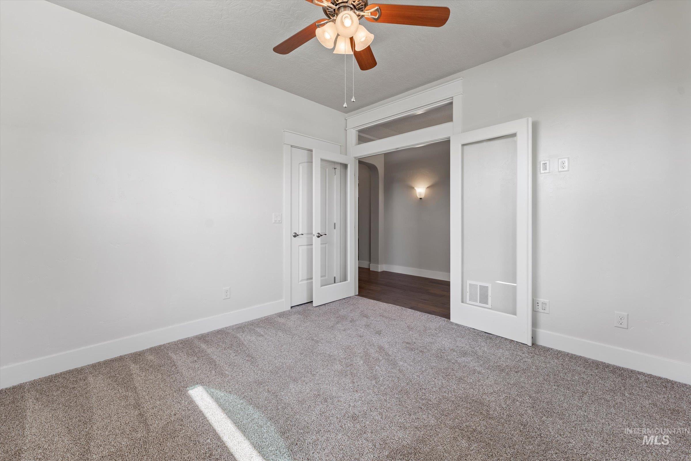 1031 E Reflect Ridge Drive Property Photo 28