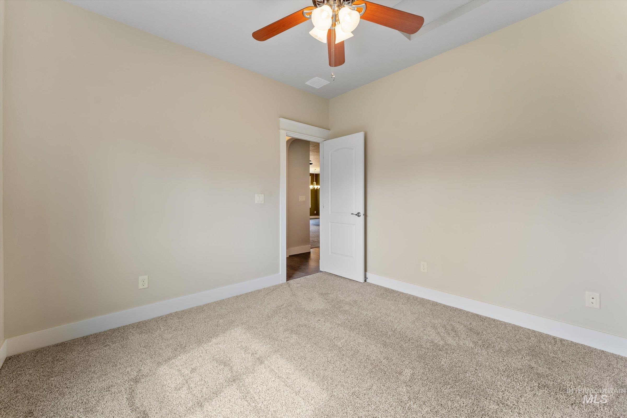 1031 E Reflect Ridge Drive Property Photo 30