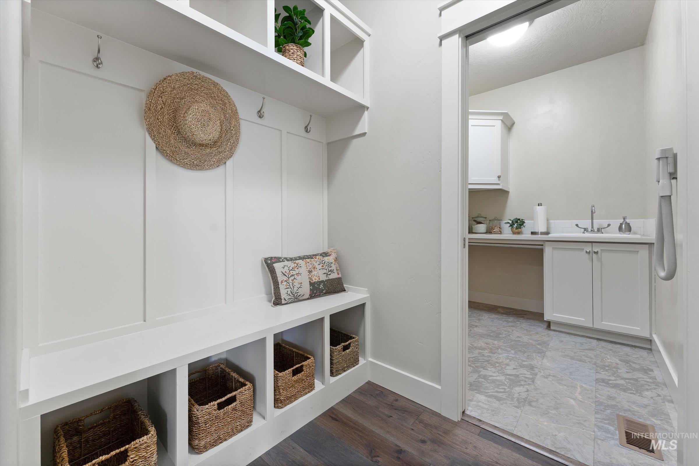 1031 E Reflect Ridge Drive Property Photo 35