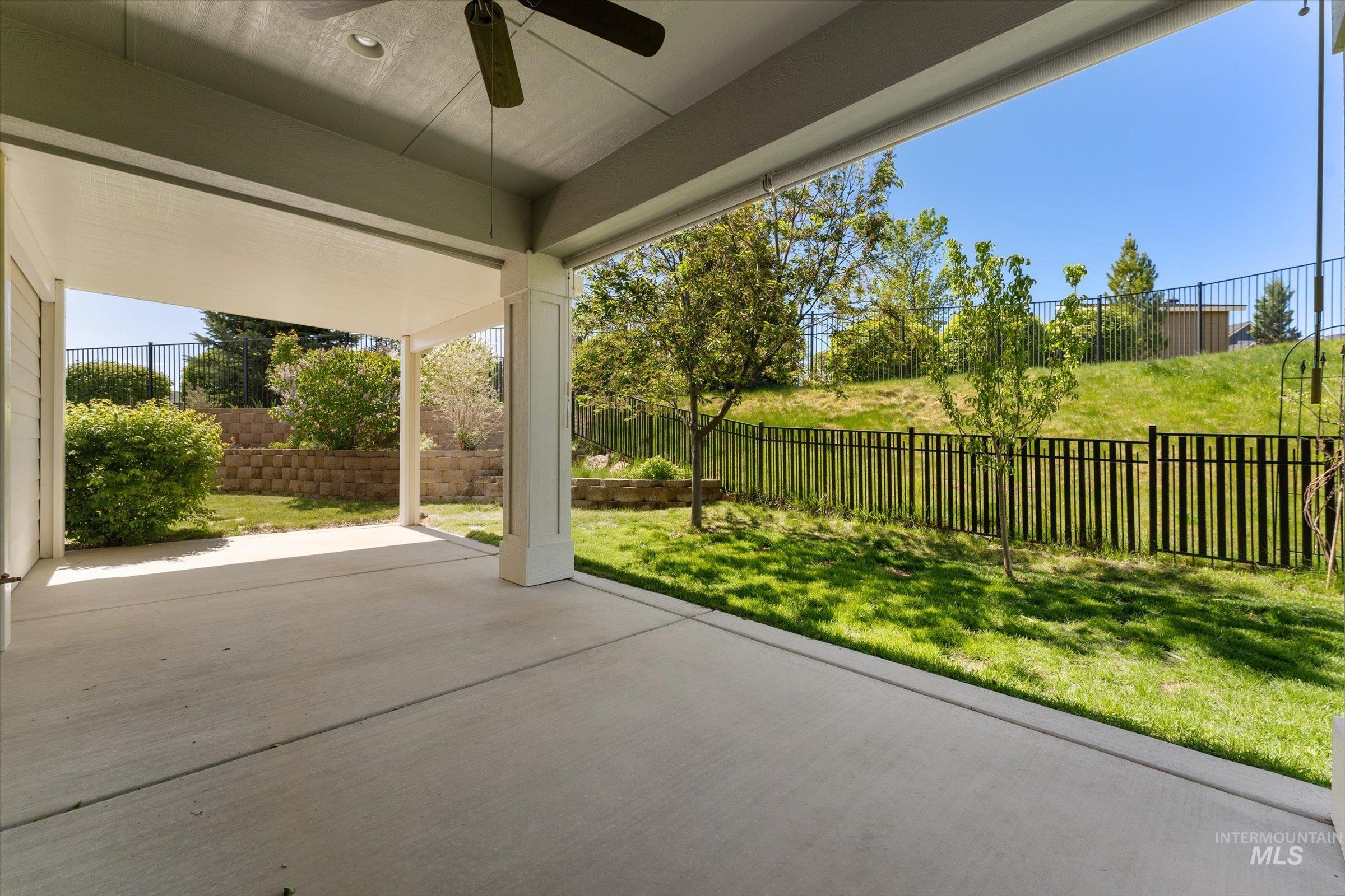 1031 E Reflect Ridge Drive Property Photo 37