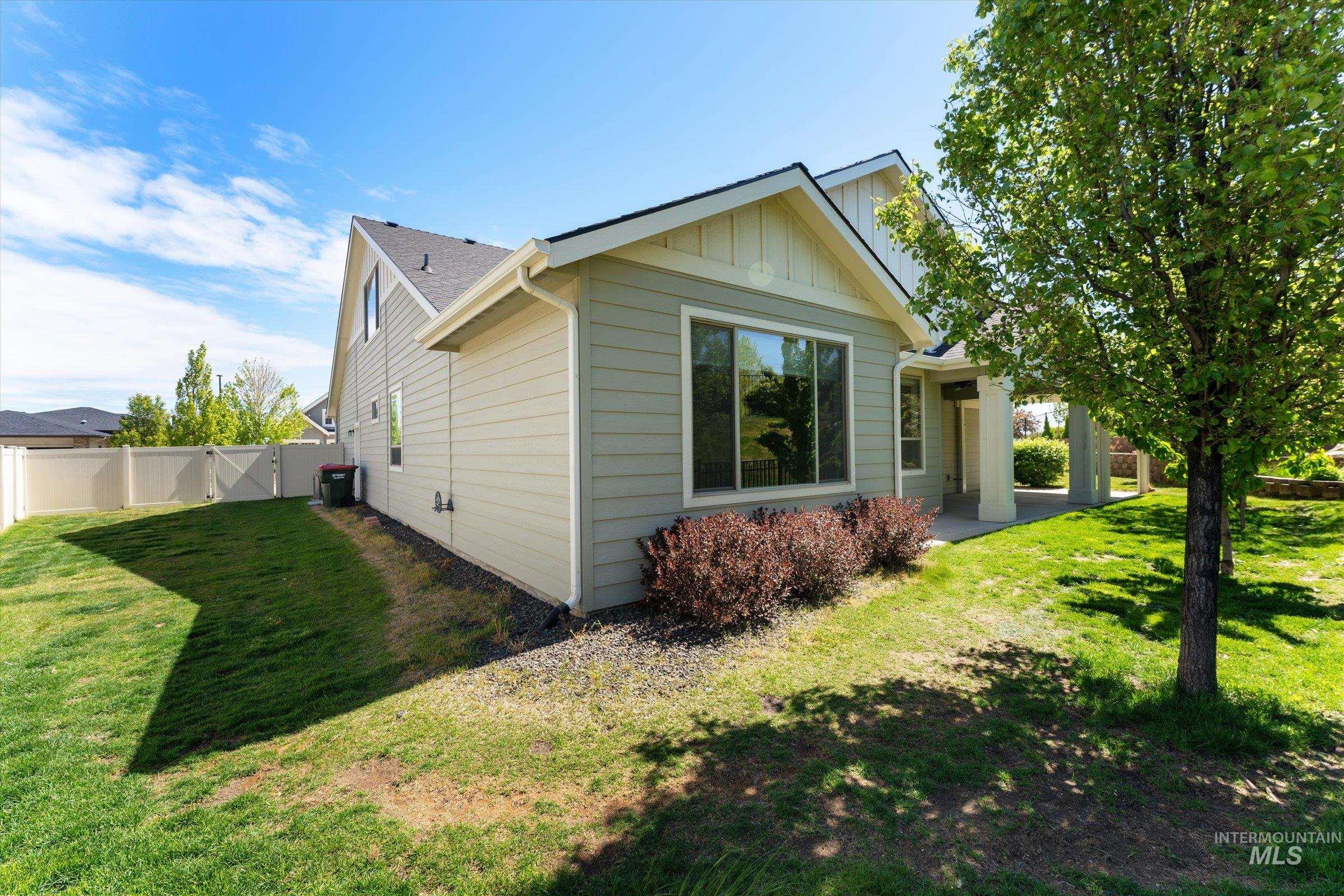 1031 E Reflect Ridge Drive Property Photo 38