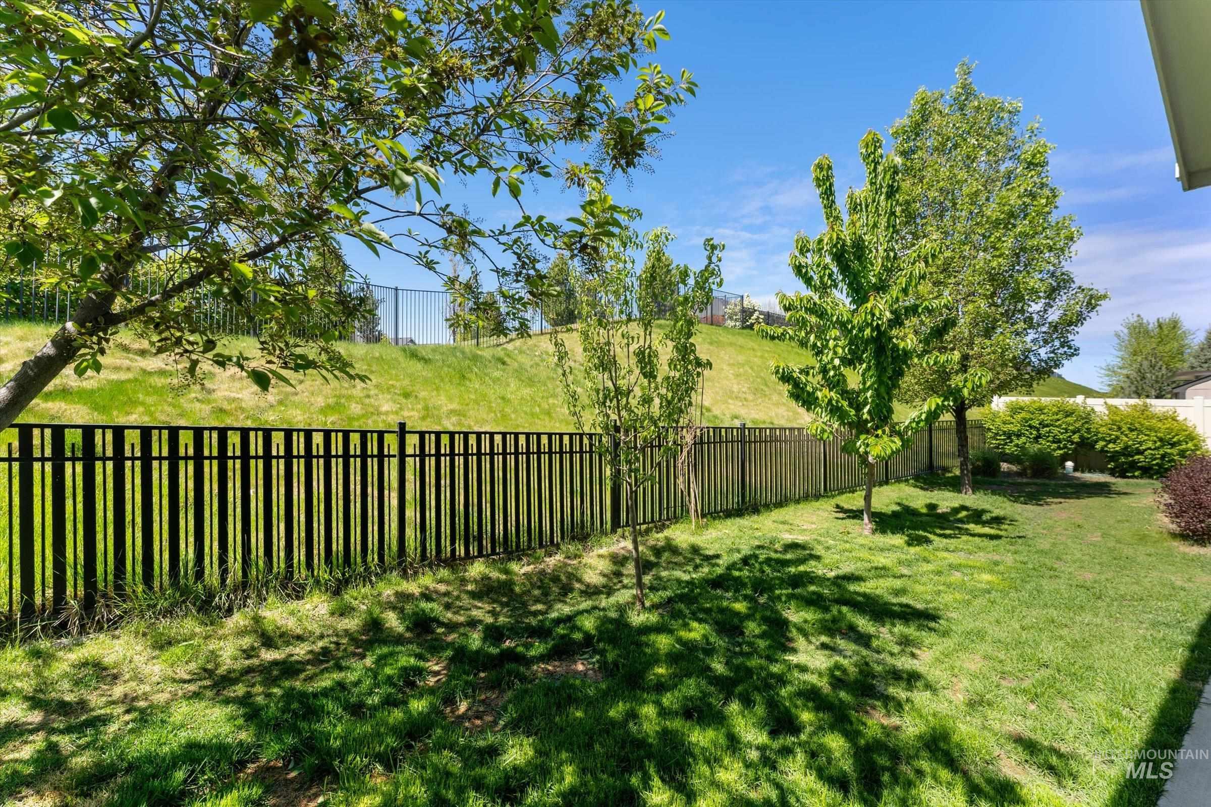 1031 E Reflect Ridge Drive Property Photo 39