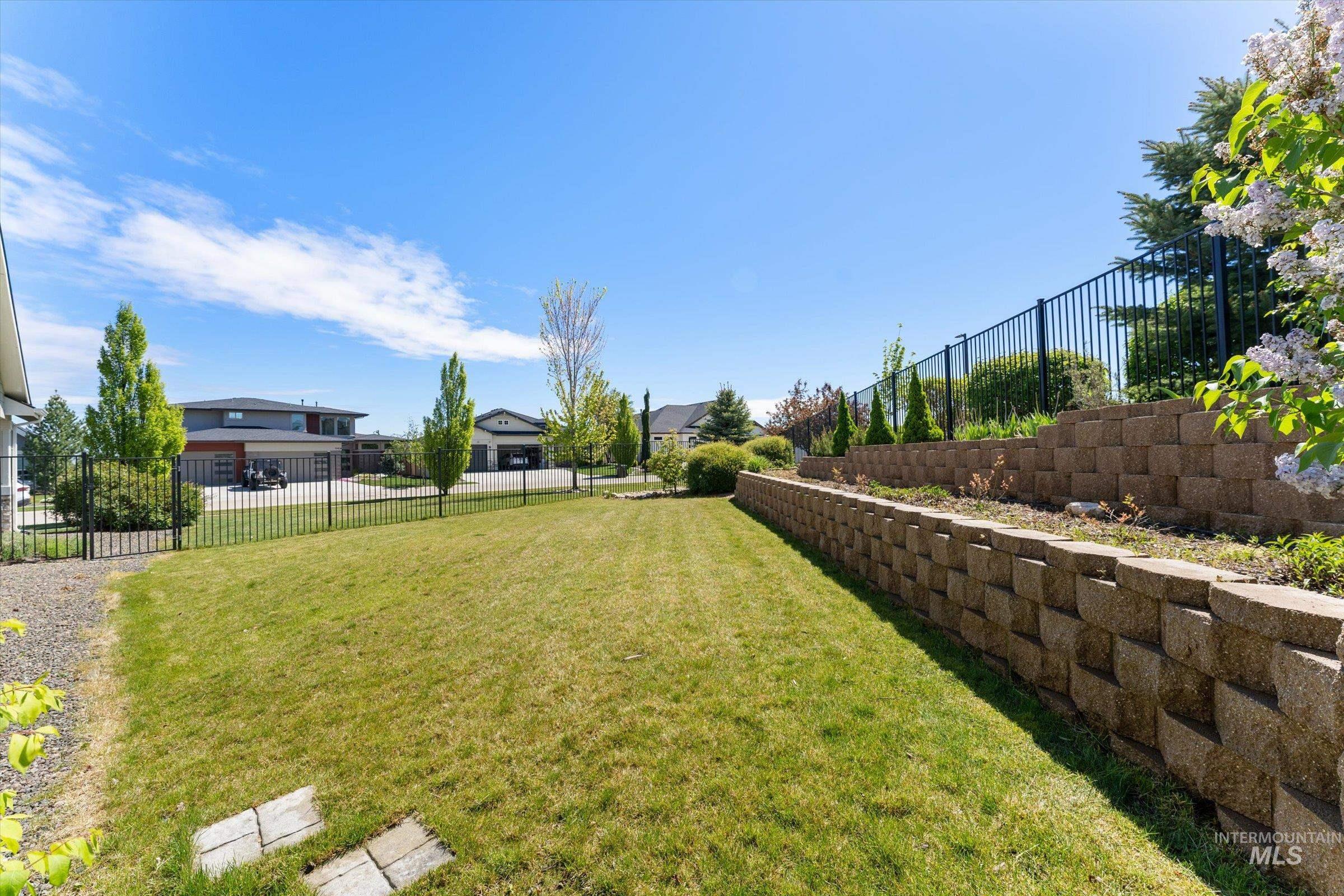 1031 E Reflect Ridge Drive Property Photo 40