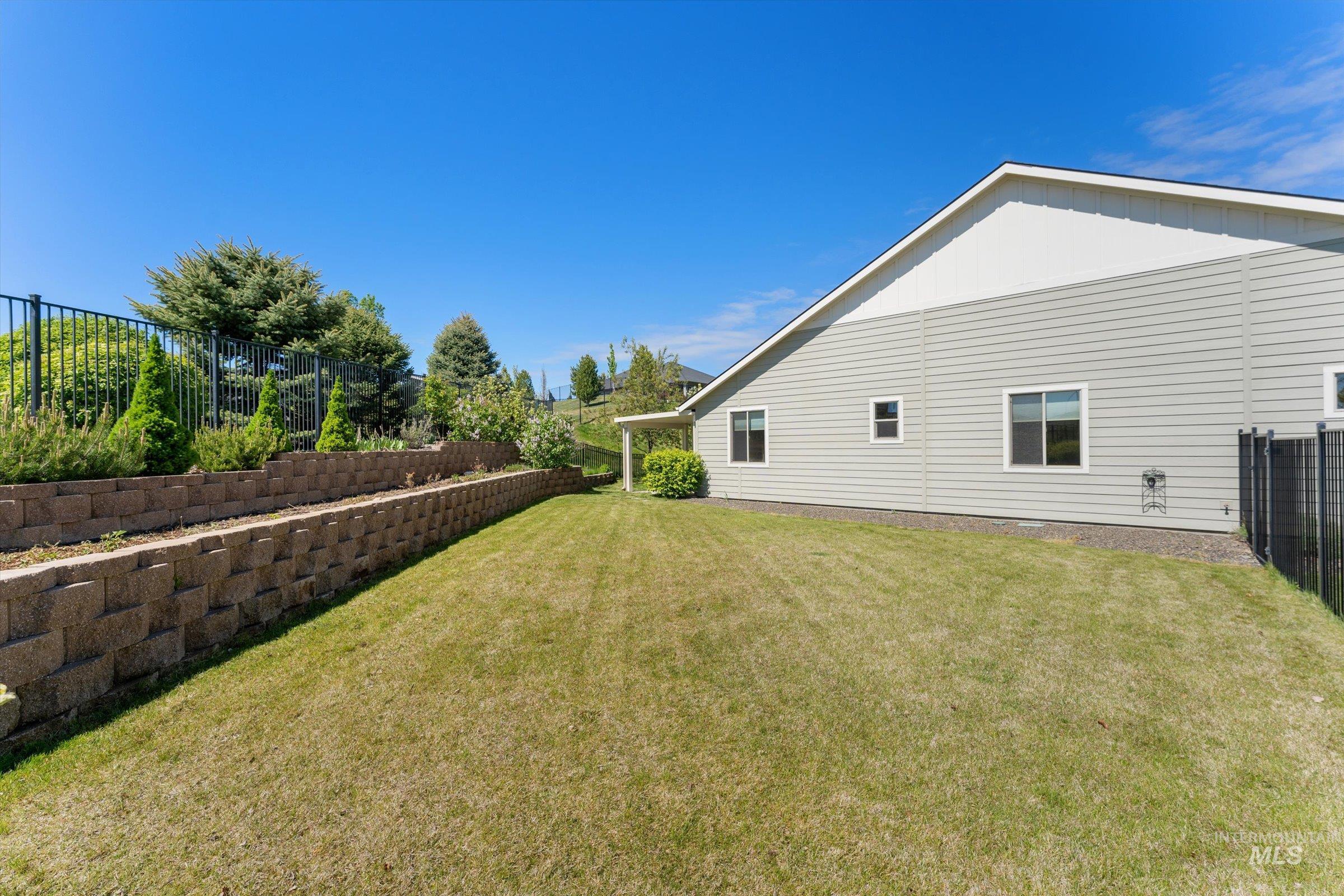 1031 E Reflect Ridge Drive Property Photo 41