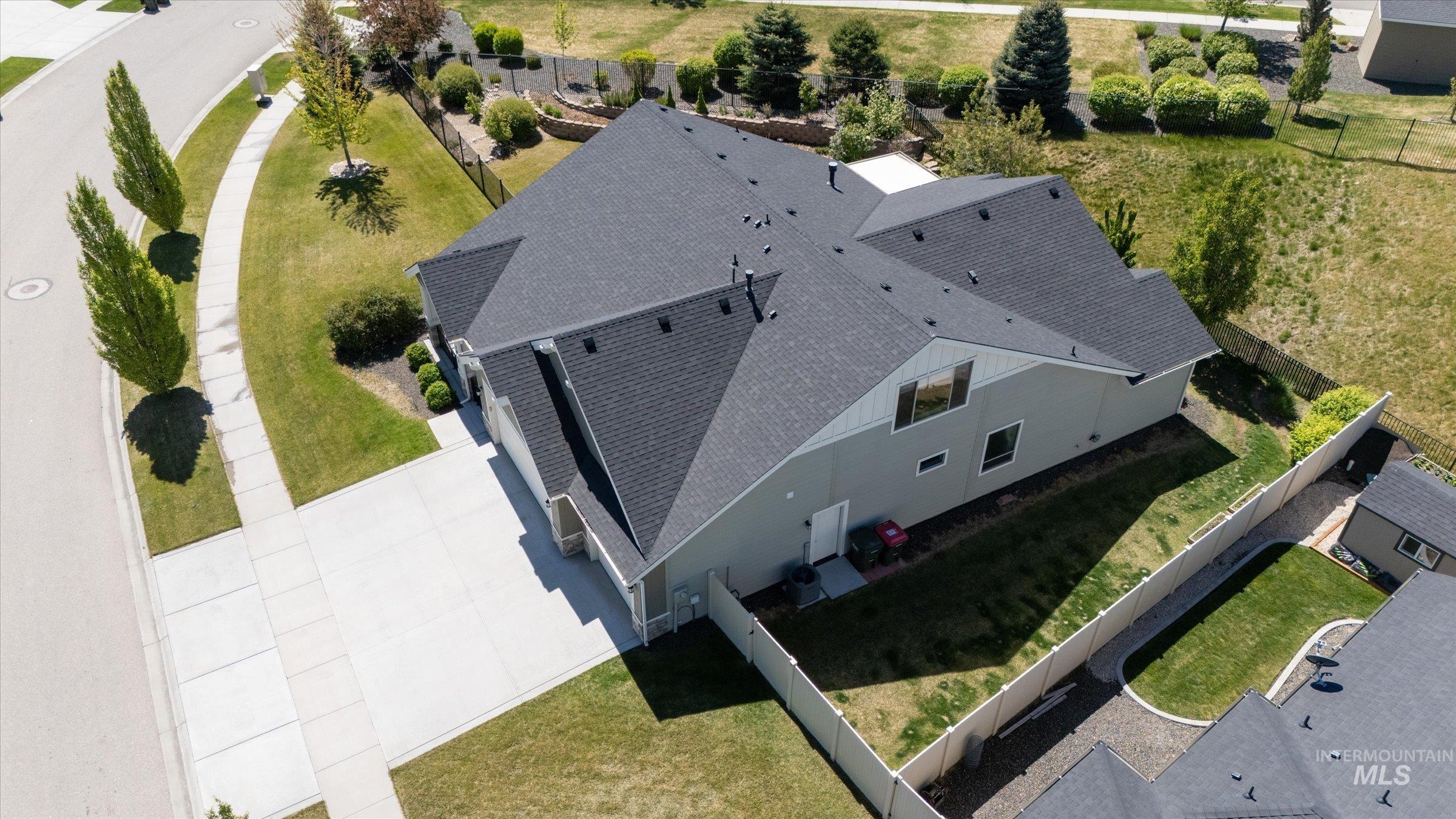 1031 E Reflect Ridge Drive Property Photo 45