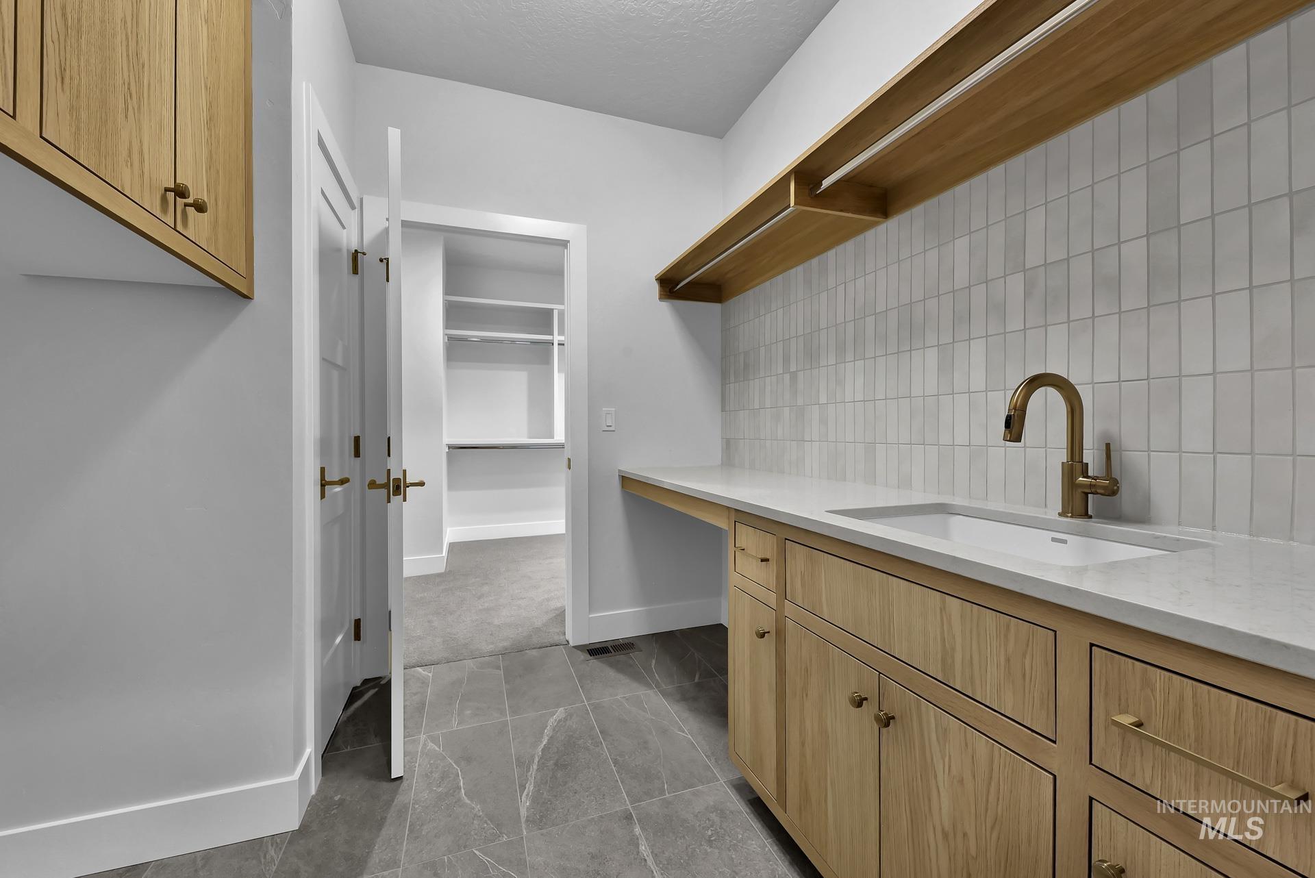 251 N Boulder Ridge Way Property Photo 18