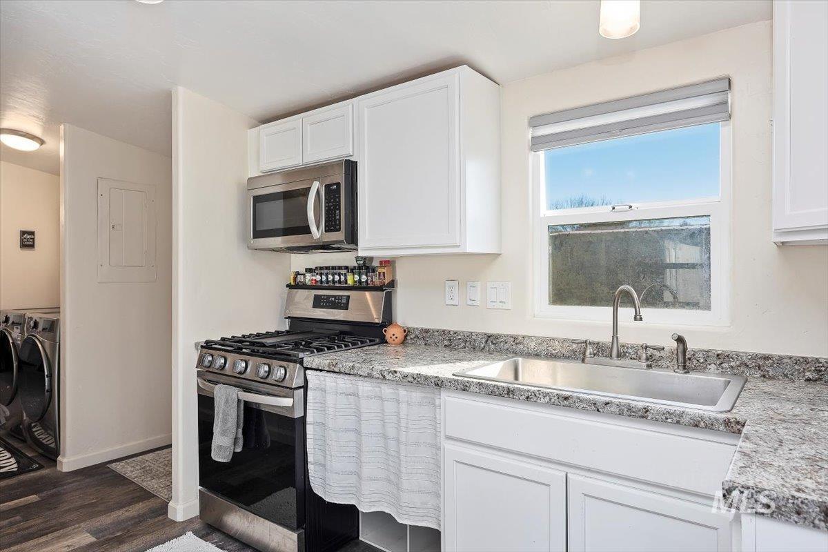 1015 N Fir St. Property Photo 8