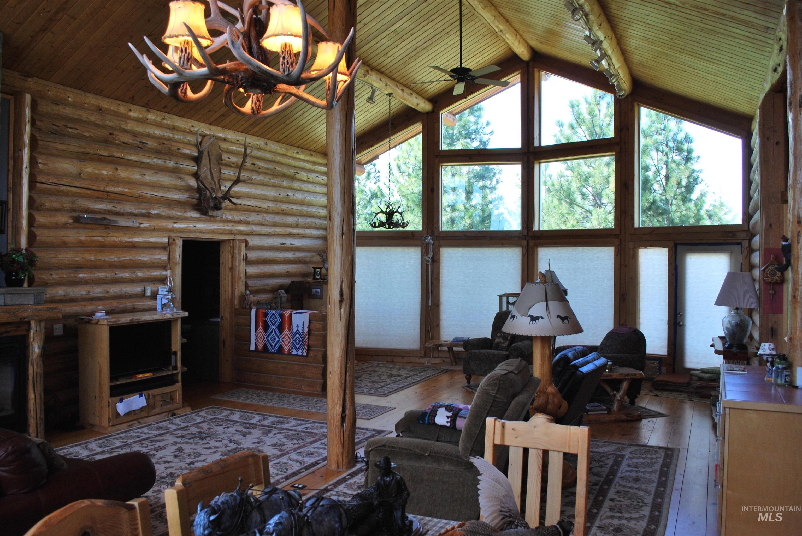 4975 Middle Road Property Photo 16