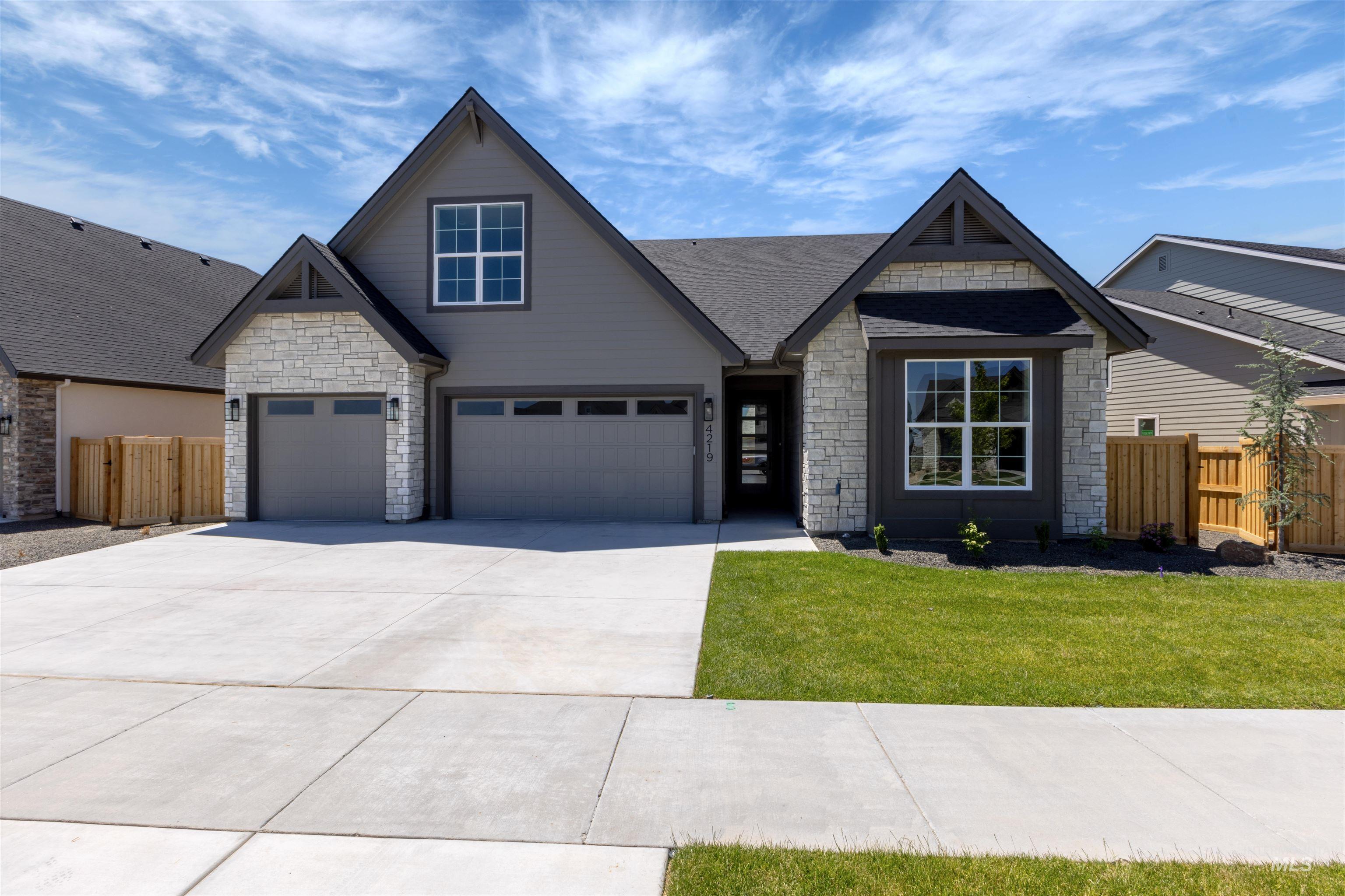 4219 W Thornapple Dr Property Photo 2