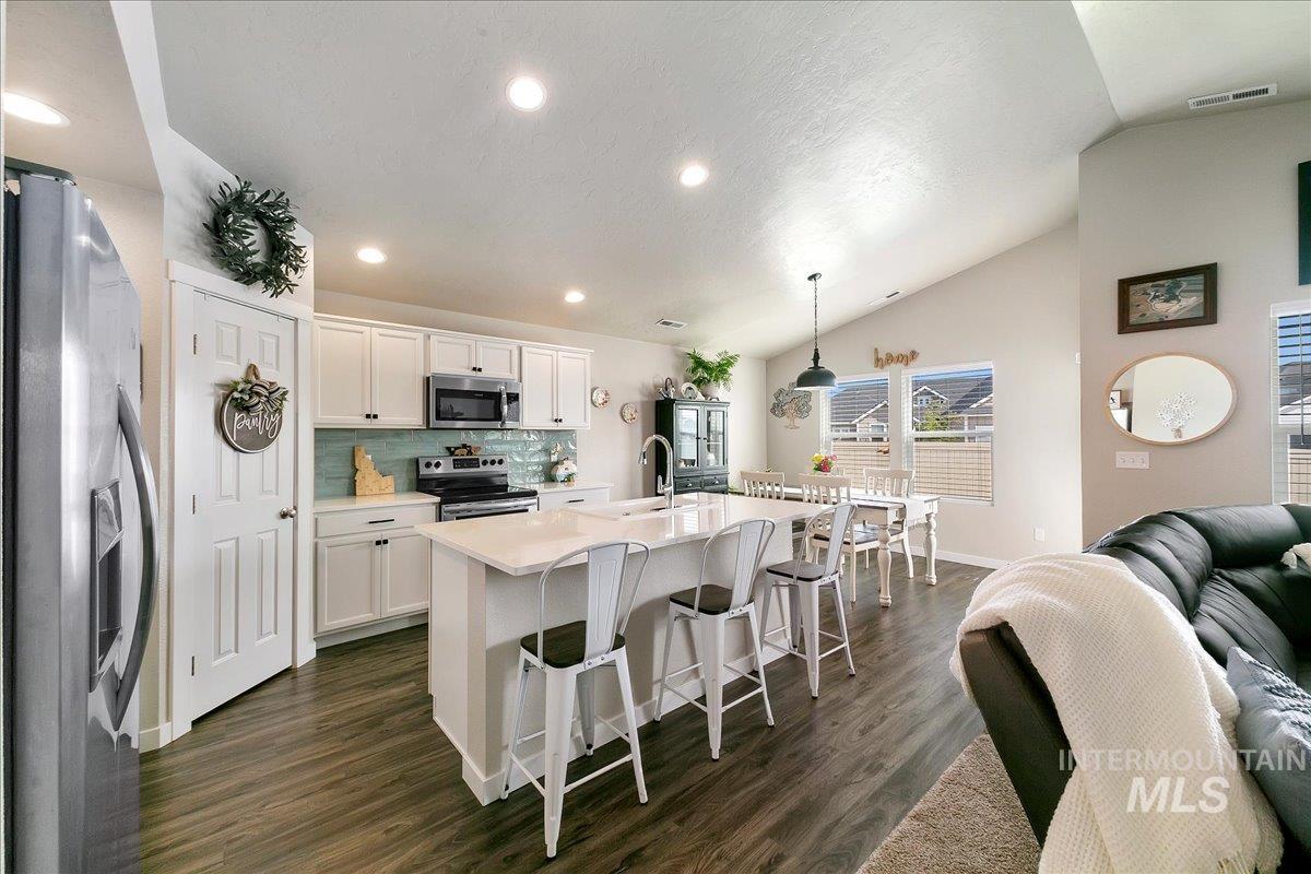 1411 Fawnsgrove Way Property Photo 12