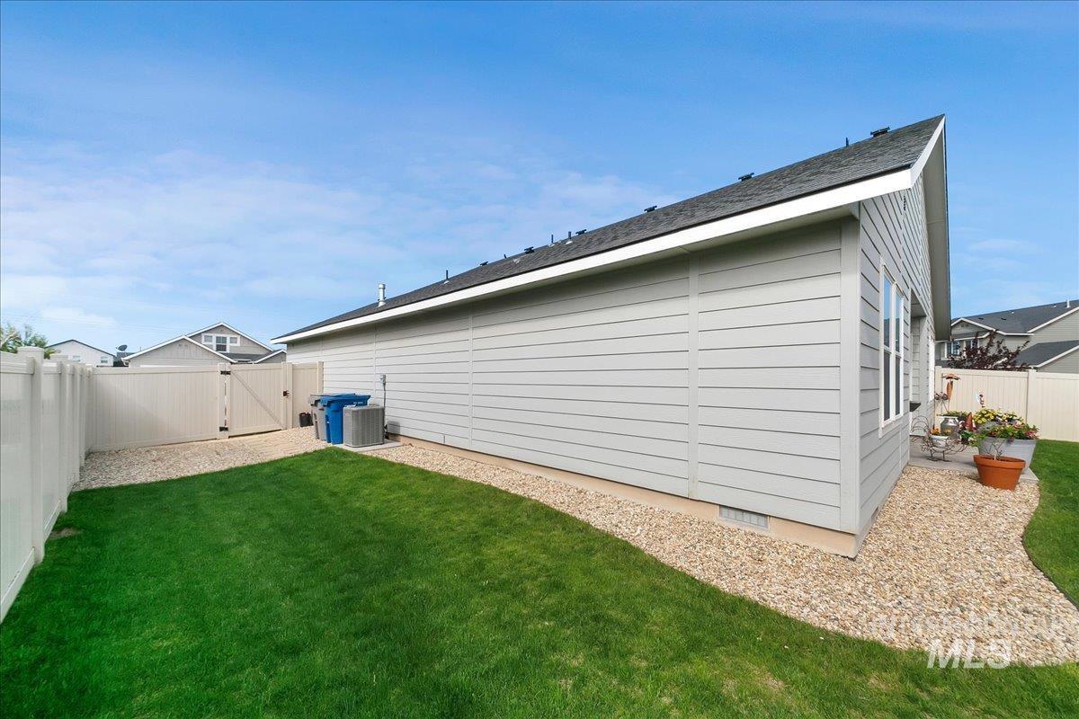 1411 Fawnsgrove Way Property Photo 38