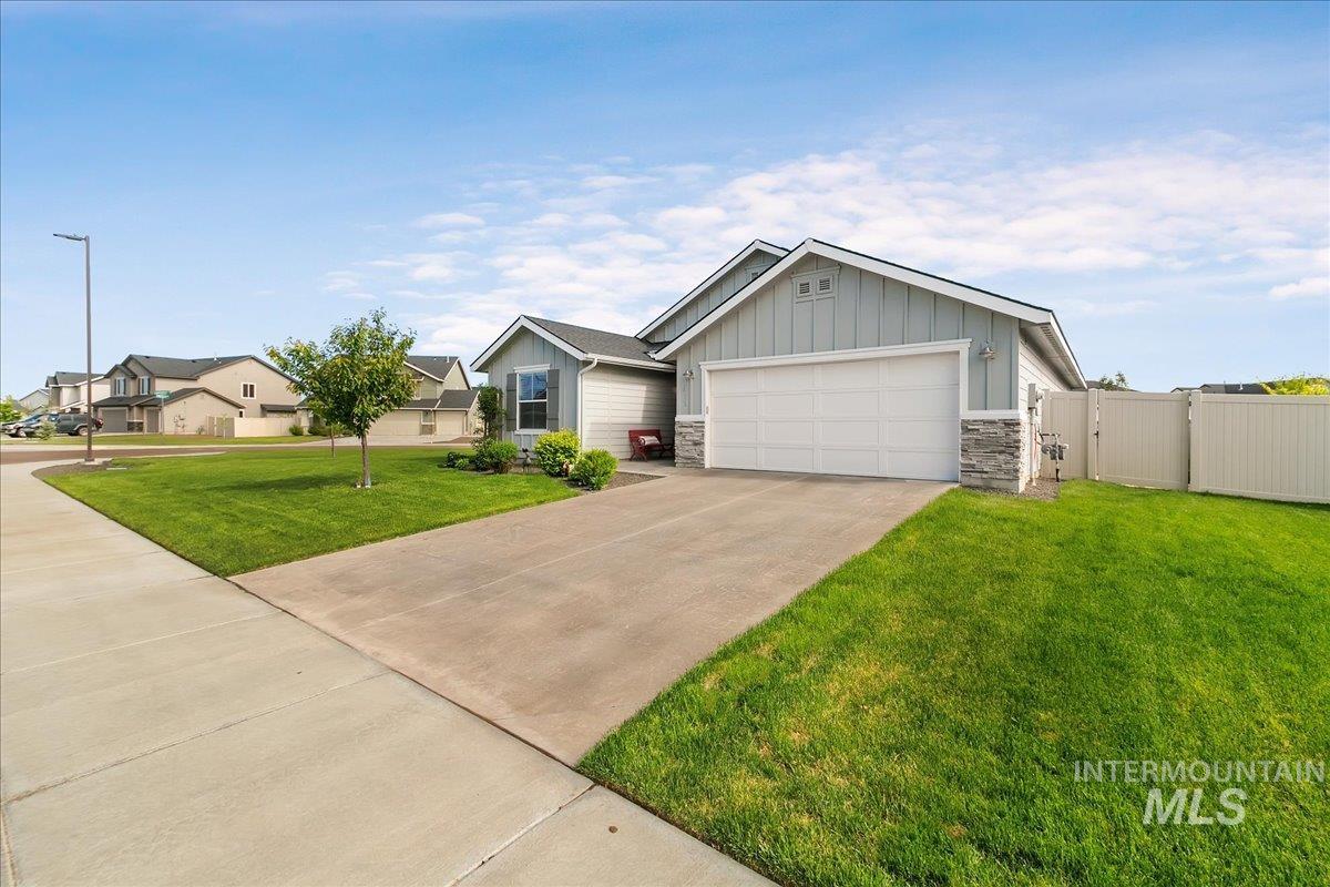 1411 Fawnsgrove Way Property Photo 39