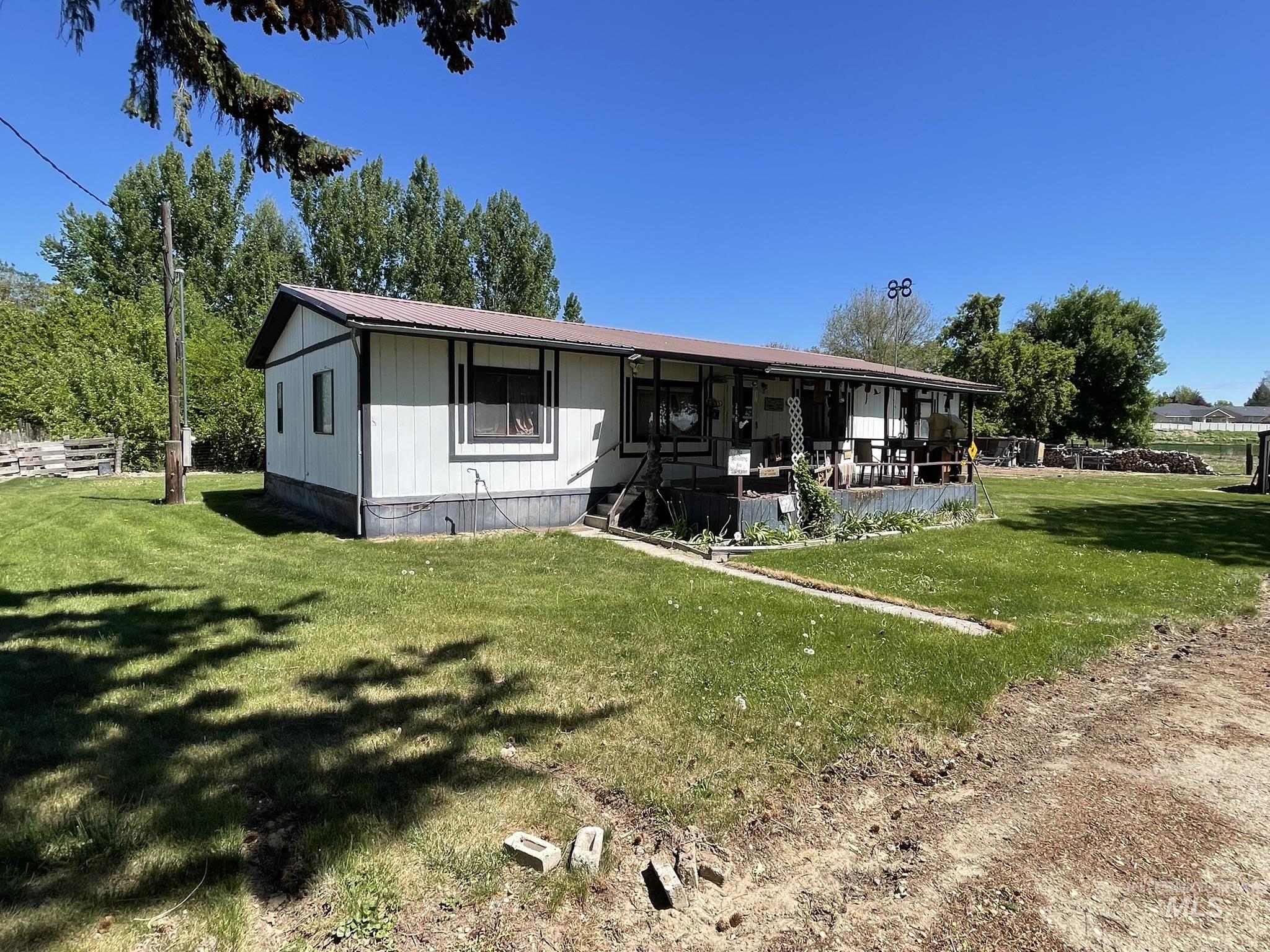 246 Fargo Ave Property Photo 6