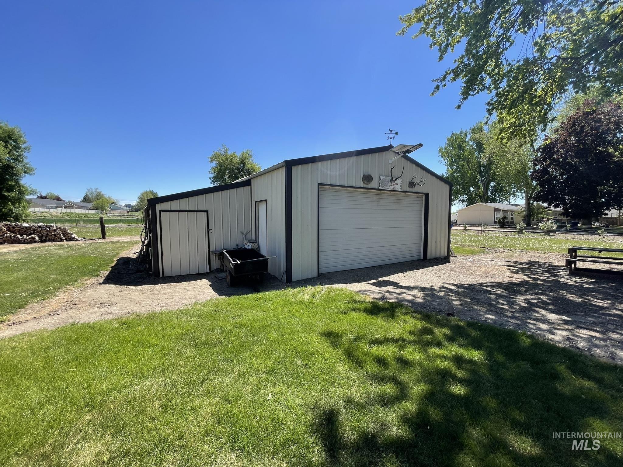 246 Fargo Ave Property Photo 7