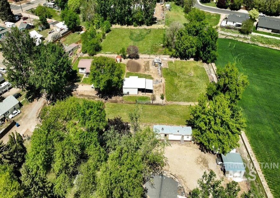 246 Fargo Ave Property Photo 41