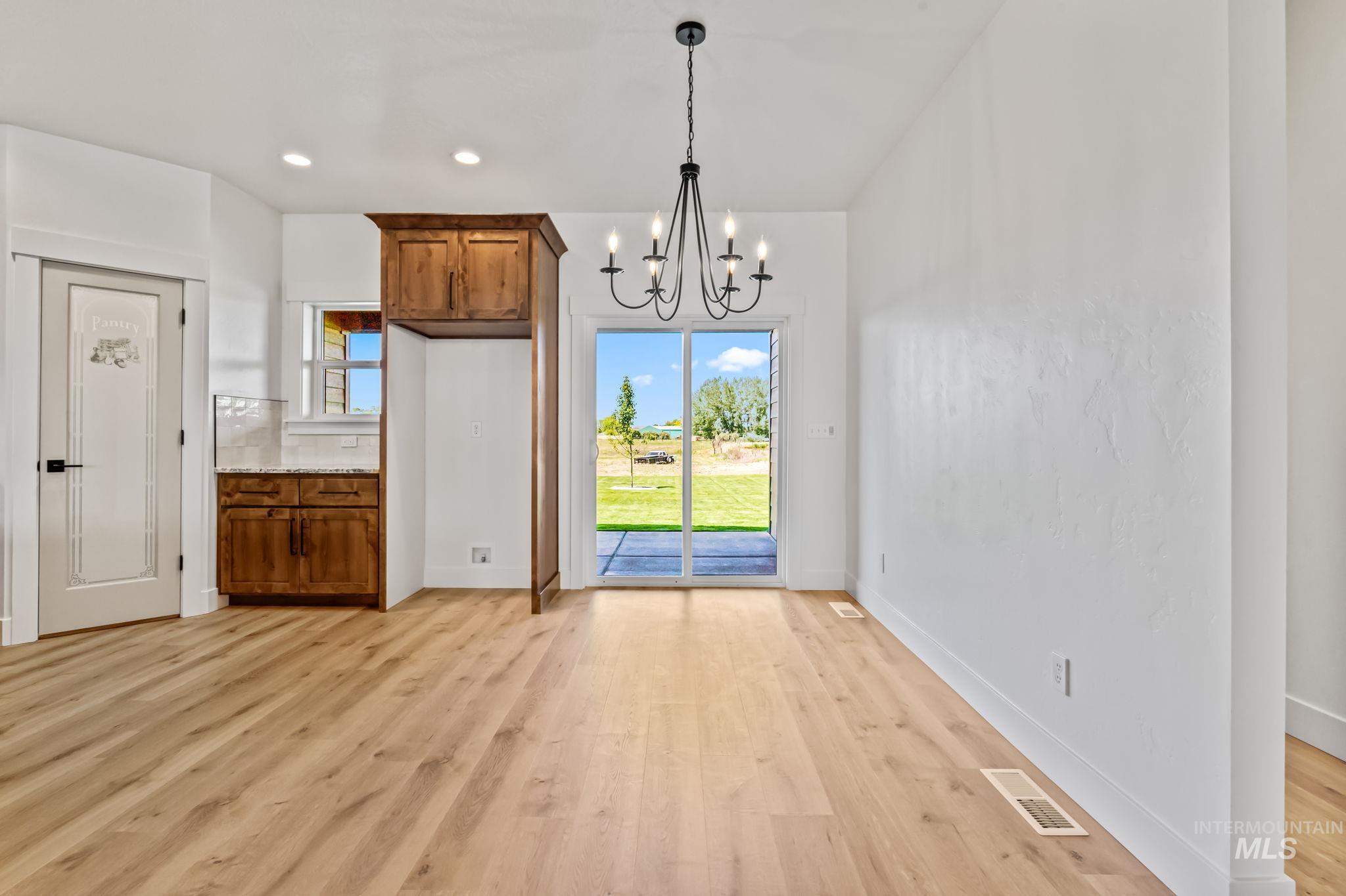 329 W Blvd Property Photo 10