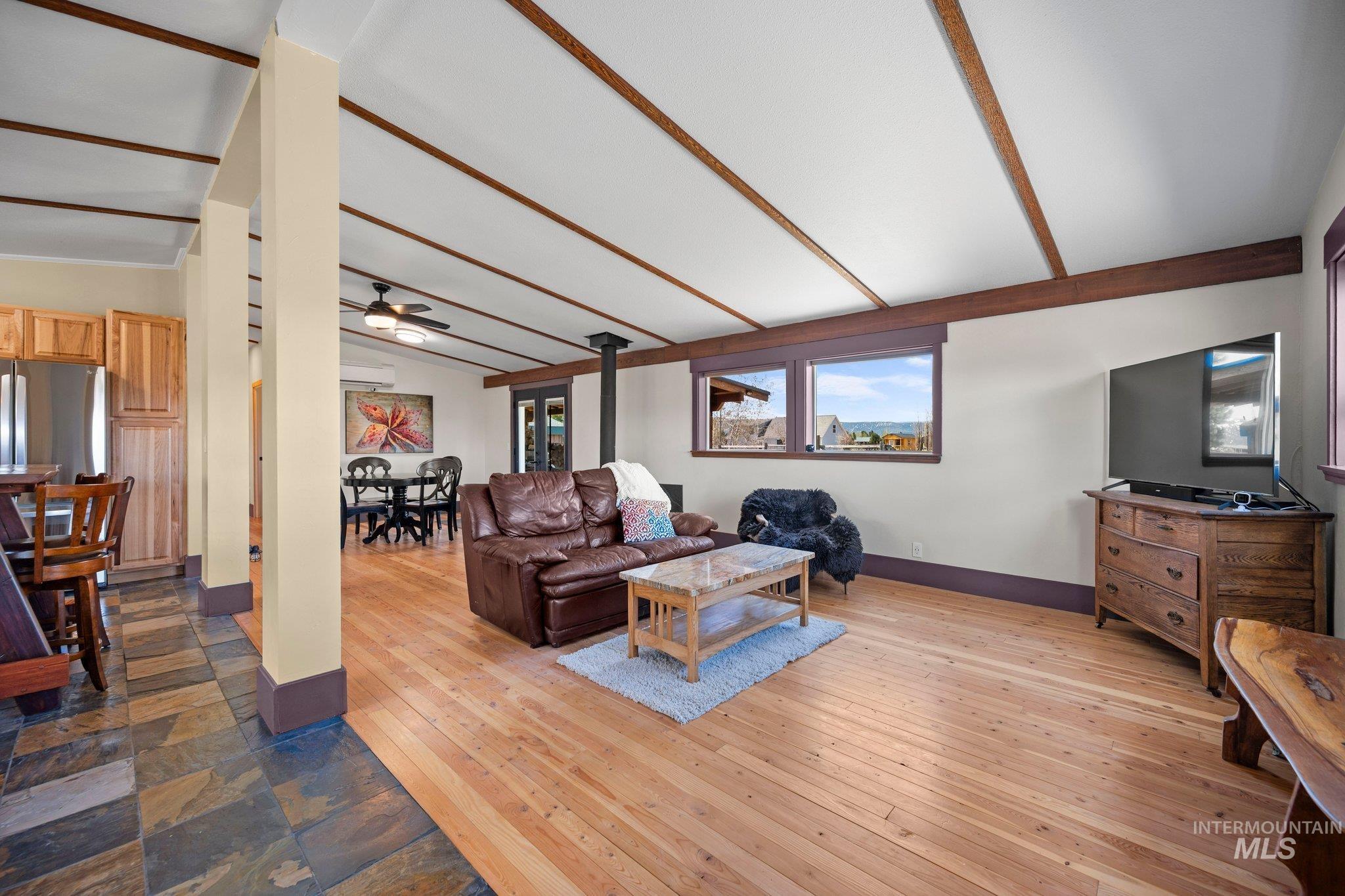 13963 Rustic Road Property Photo 1