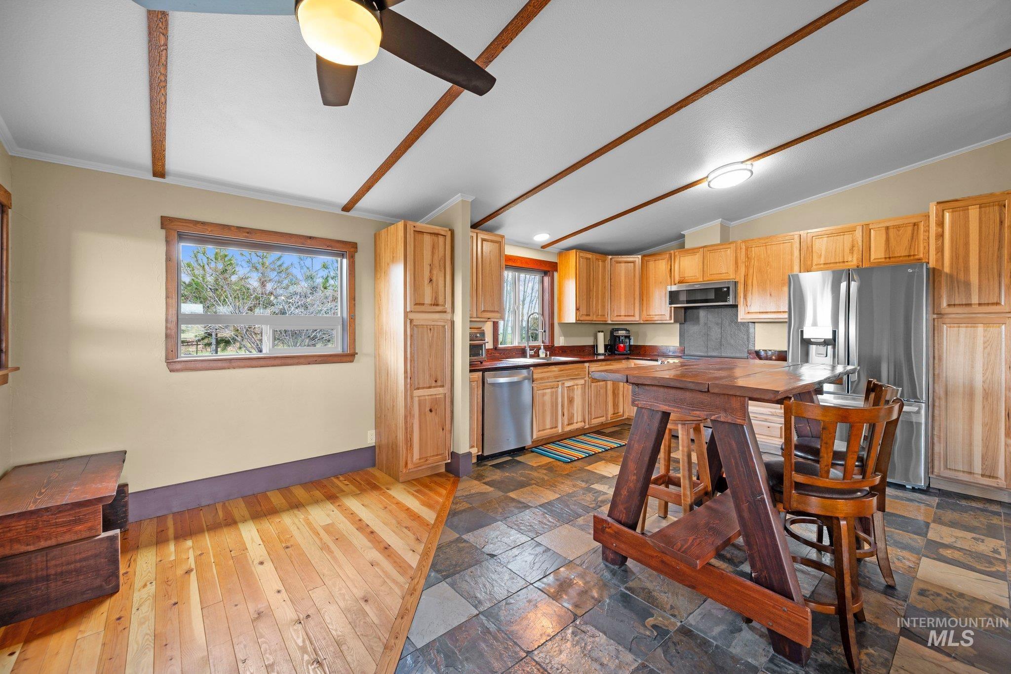 13963 Rustic Road Property Photo 5